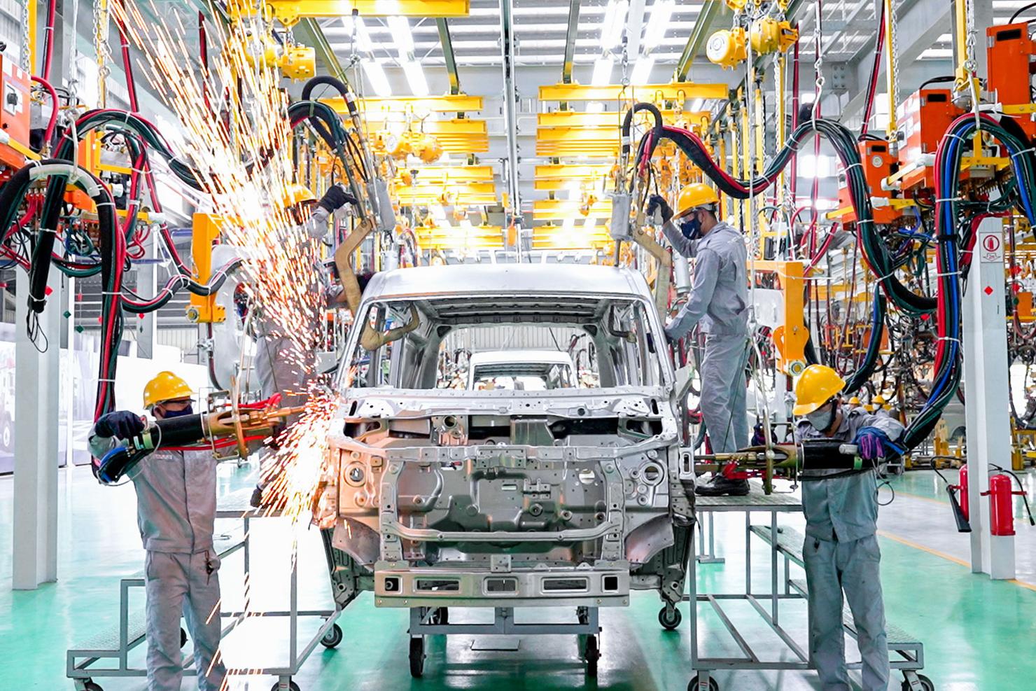 Những rủi ro n&agrave;o c&oacute; thể l&agrave;m chậm đ&agrave; tăng trưởng kinh tế của Việt Nam?- Ảnh 1.