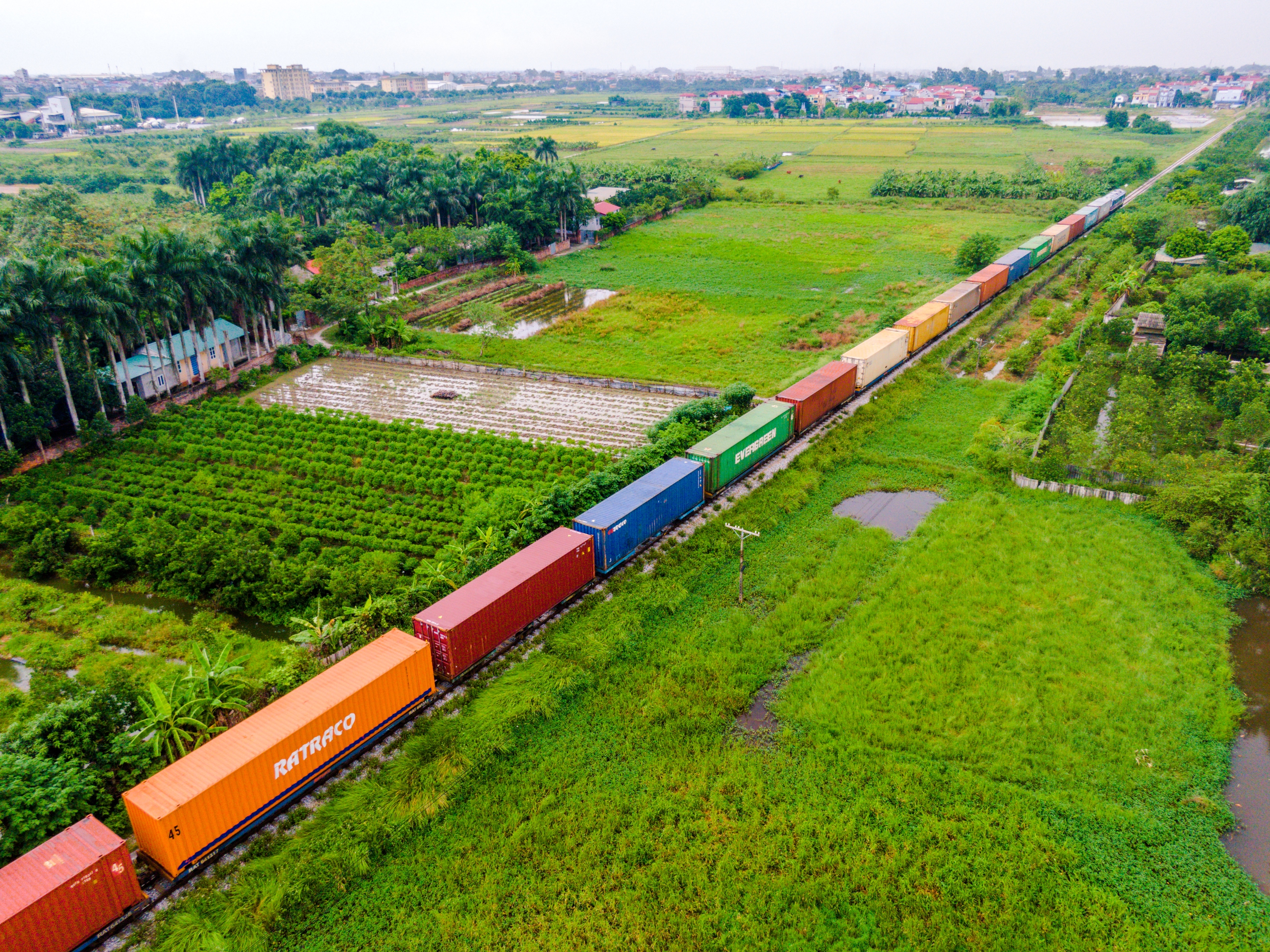 Đề xuất gần 180.000 tỷ đồng l&agrave;m tuyến đường sắt L&agrave;o Cai - H&agrave; Nội - Hải Ph&ograve;ng - Quảng Ninh- Ảnh 1.