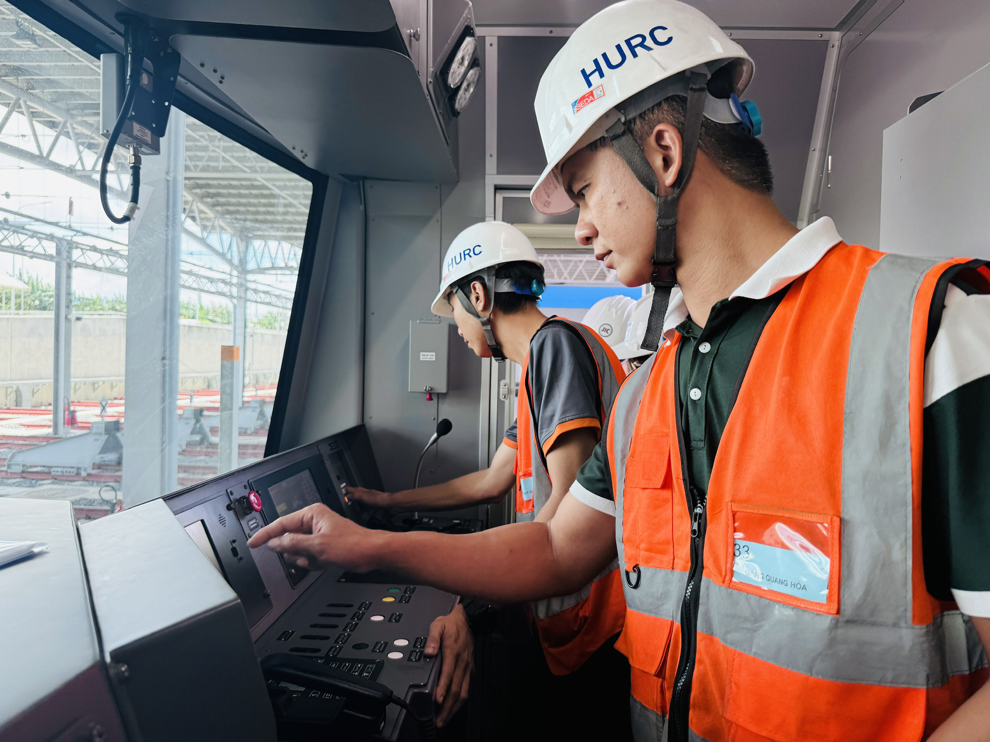 TP.HCM: Mong đợi từng ng&agrave;y metro số 1 vận h&agrave;nh- Ảnh 2.