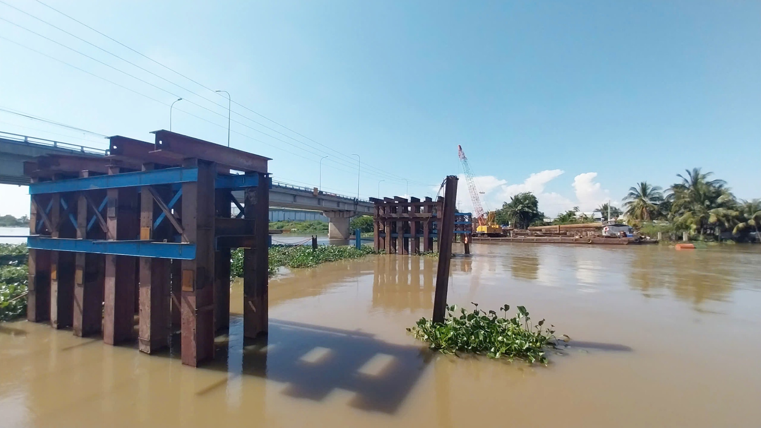 Đồng Th&aacute;p: V&igrave; sao chậm th&aacute;o dỡ cầu Giồng Găng cũ?- Ảnh 2.