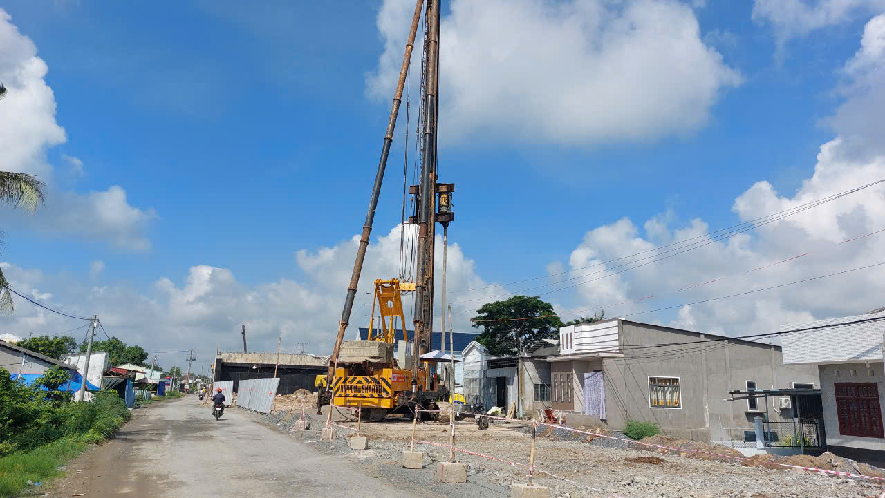S&oacute;c Trăng khen thưởng nhiều tập thể, c&aacute; nh&acirc;n c&oacute; th&agrave;nh t&iacute;ch trong thi c&ocirc;ng cao tốc- Ảnh 2.