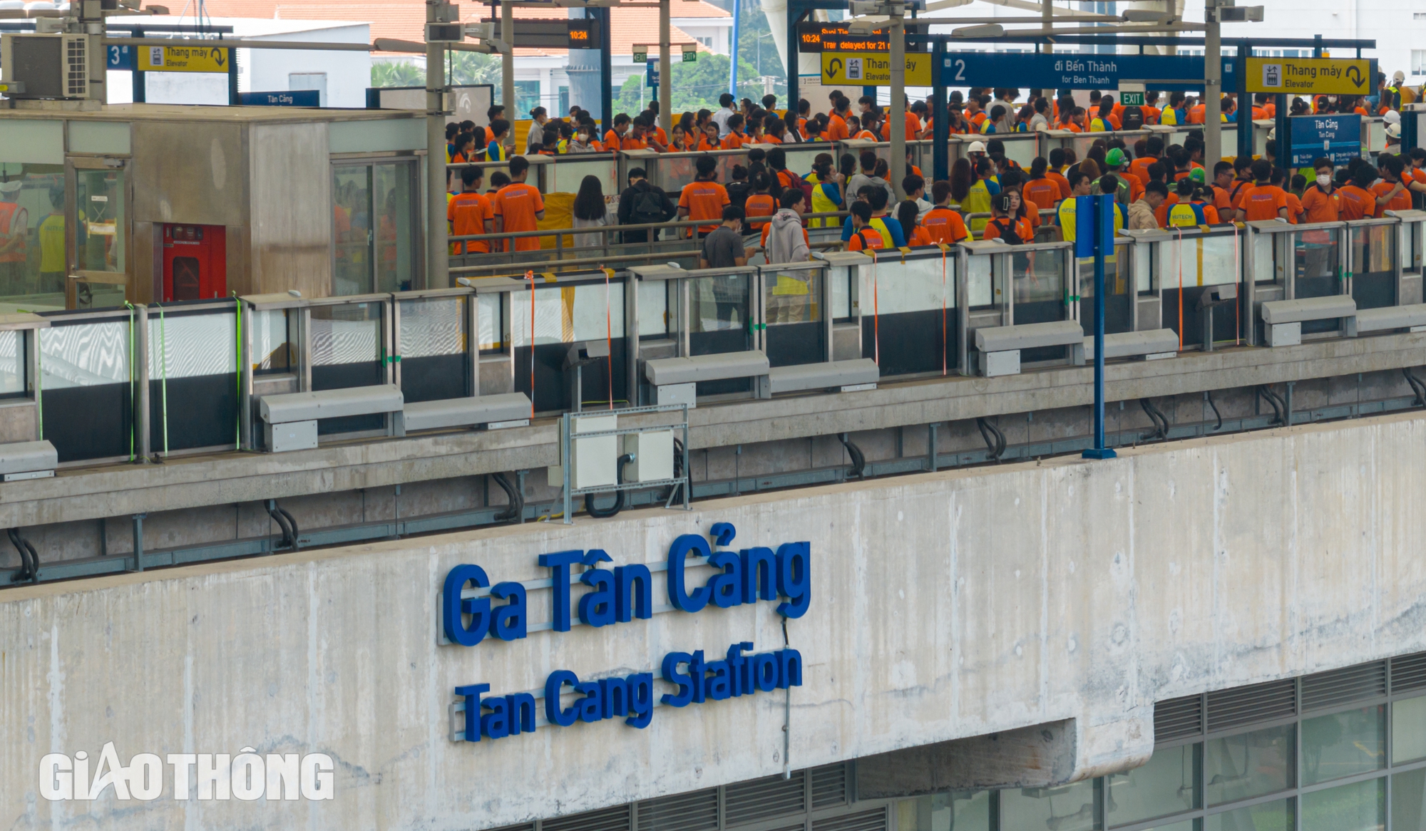 Hơn 1.000 người diễn tập cứu nạn tình huống cháy toa tàu metro Bến Thành - Suối Tiên- Ảnh 1. Hơn 1.000 người diễn tập cứu nạn tình huống cháy toa tàu metro Bến Thành - Suối Tiên- Ảnh 1.