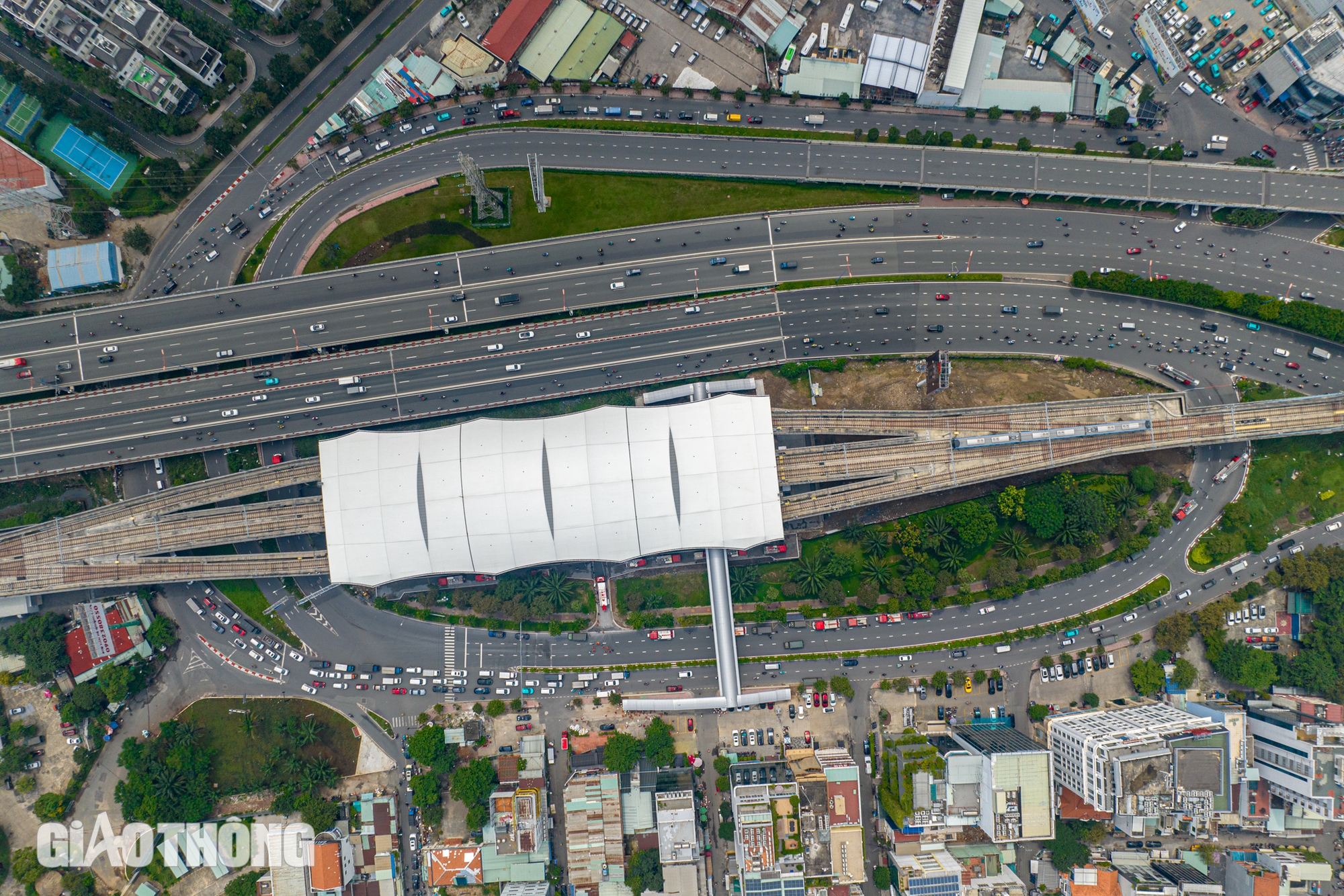 Hơn 1.000 người diễn tập cứu nạn tình huống cháy toa tàu metro Bến Thành - Suối Tiên- Ảnh 2. Hơn 1.000 người diễn tập cứu nạn tình huống cháy toa tàu metro Bến Thành - Suối Tiên- Ảnh 2.