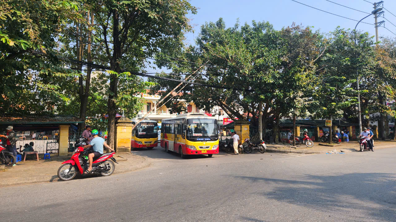 Hoà Bình: Phát triển vận tải gắn với kết nối du lịch và thúc đẩy phát triển kinh tế xã hội- Ảnh 3. Hoà Bình: Phát triển vận tải gắn với kết nối du lịch và thúc đẩy phát triển kinh tế xã hội- Ảnh 3.