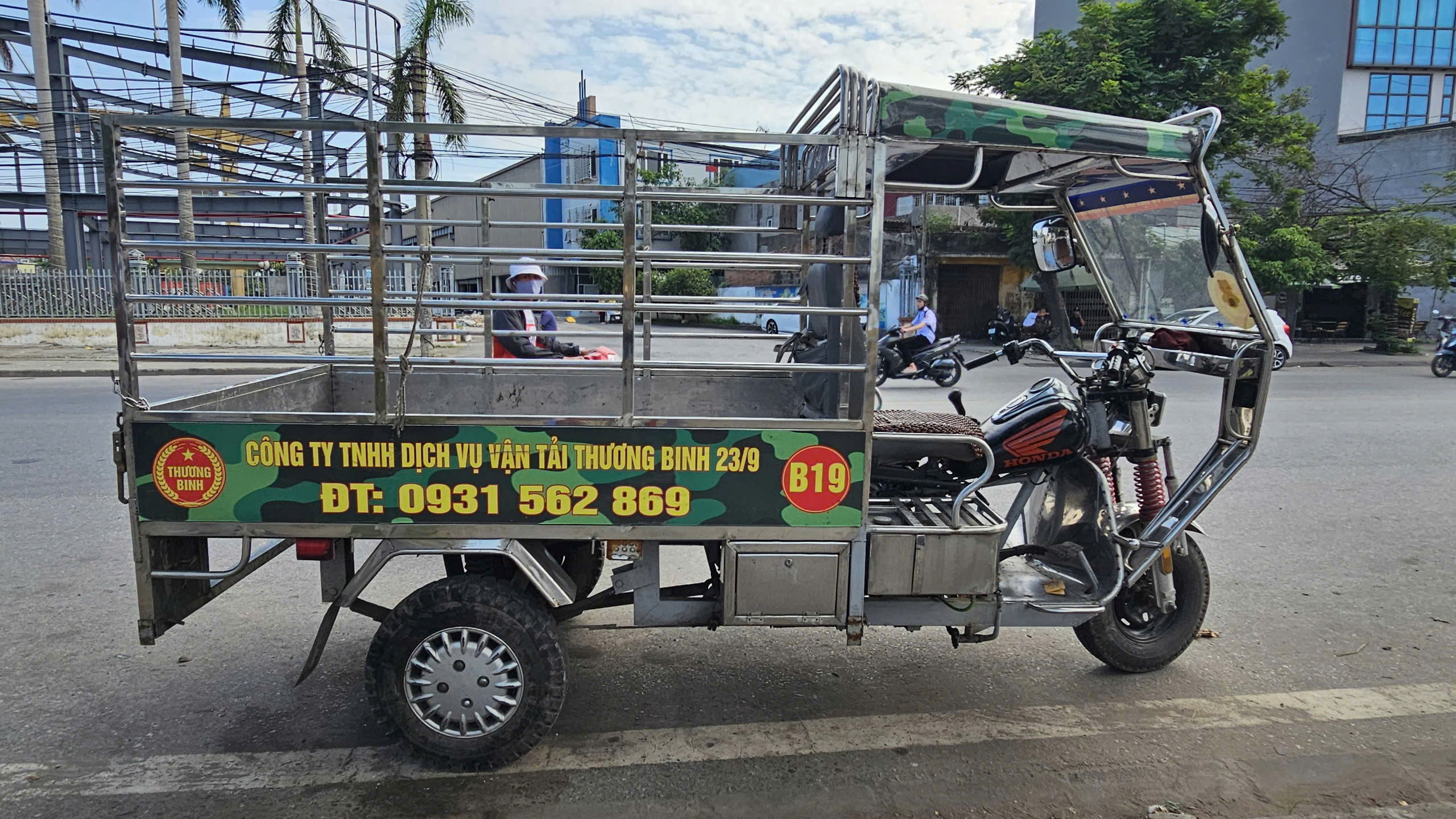 Bị CSGT xử l&yacute;, h&agrave;ng loạt t&agrave;i xế xe tự chế biện bạch "v&igrave; kế sinh nhai"- Ảnh 9.