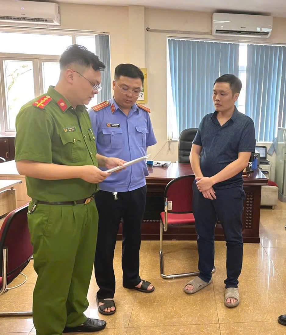 V&igrave; sao trưởng ph&ograve;ng giao dịch một ng&acirc;n h&agrave;ng ở Quảng Ninh bị bắt?- Ảnh 2.