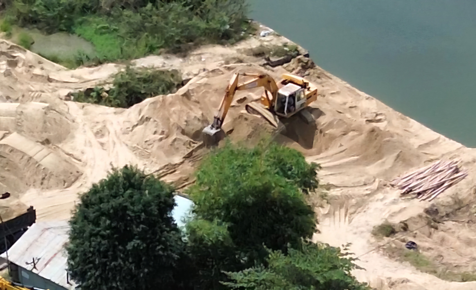 Bất ngờ phi&ecirc;n đấu gi&aacute; mỏ c&aacute;t ở Quảng Nam: Khởi điểm 1,2 tỷ đồng, chốt 370 tỷ đồng- Ảnh 1.