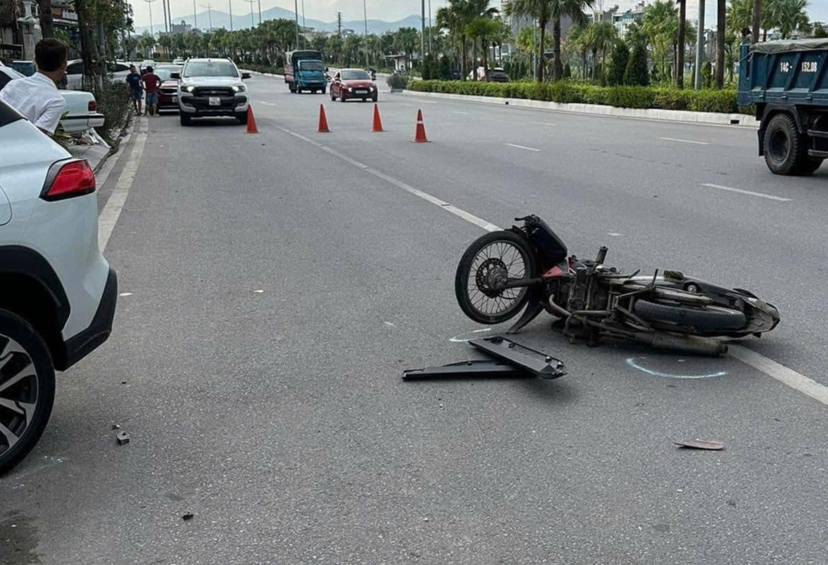 Tai nạn li&ecirc;n ho&agrave;n tr&ecirc;n quốc lộ 18 l&agrave;m 4 người nhập viện- Ảnh 1.