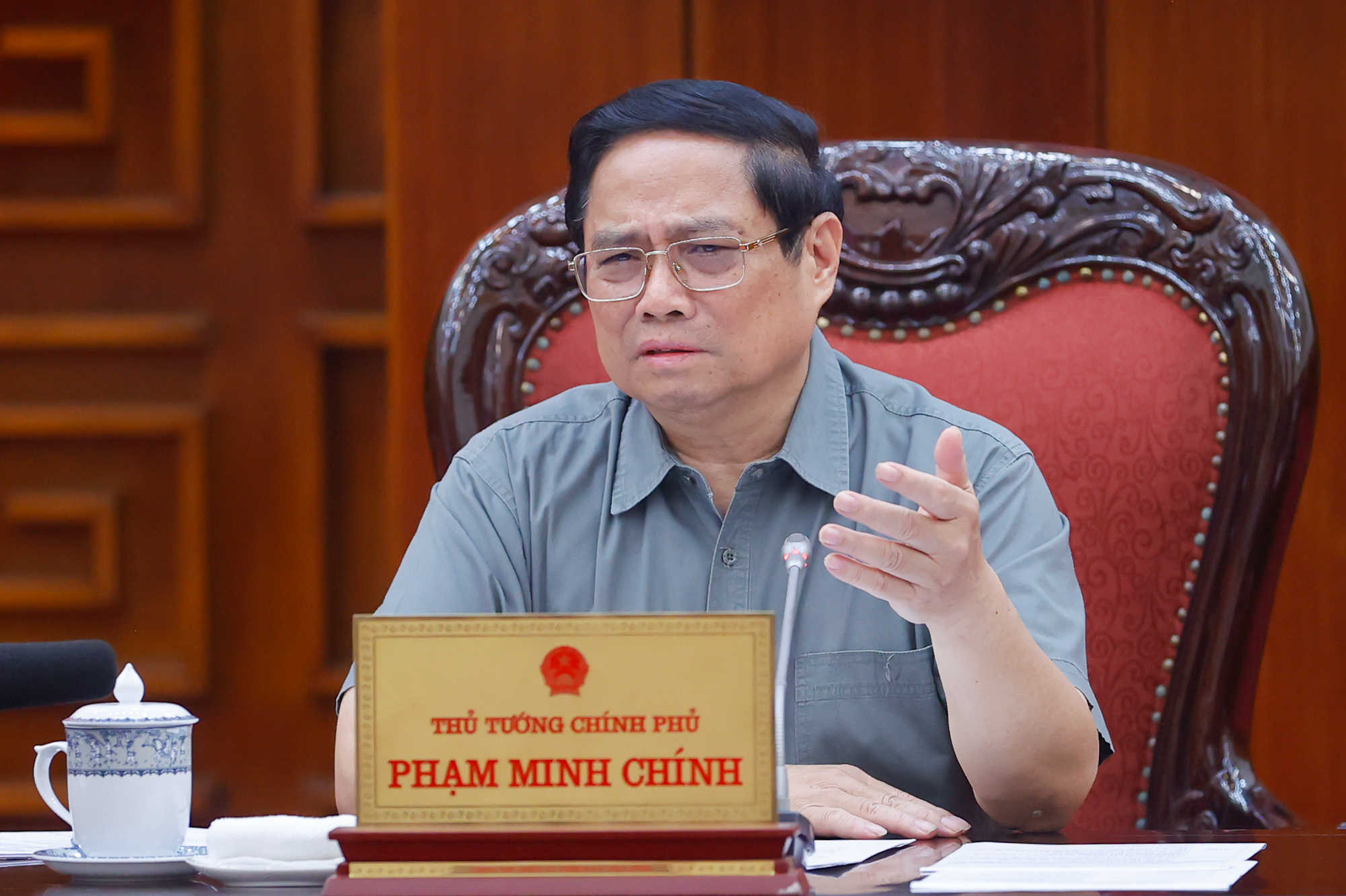 Thủ tướng: Ngay trong ng&agrave;y 19/10 phải ban h&agrave;nh Nghị định về điện mặt trời m&aacute;i nh&agrave;- Ảnh 1.