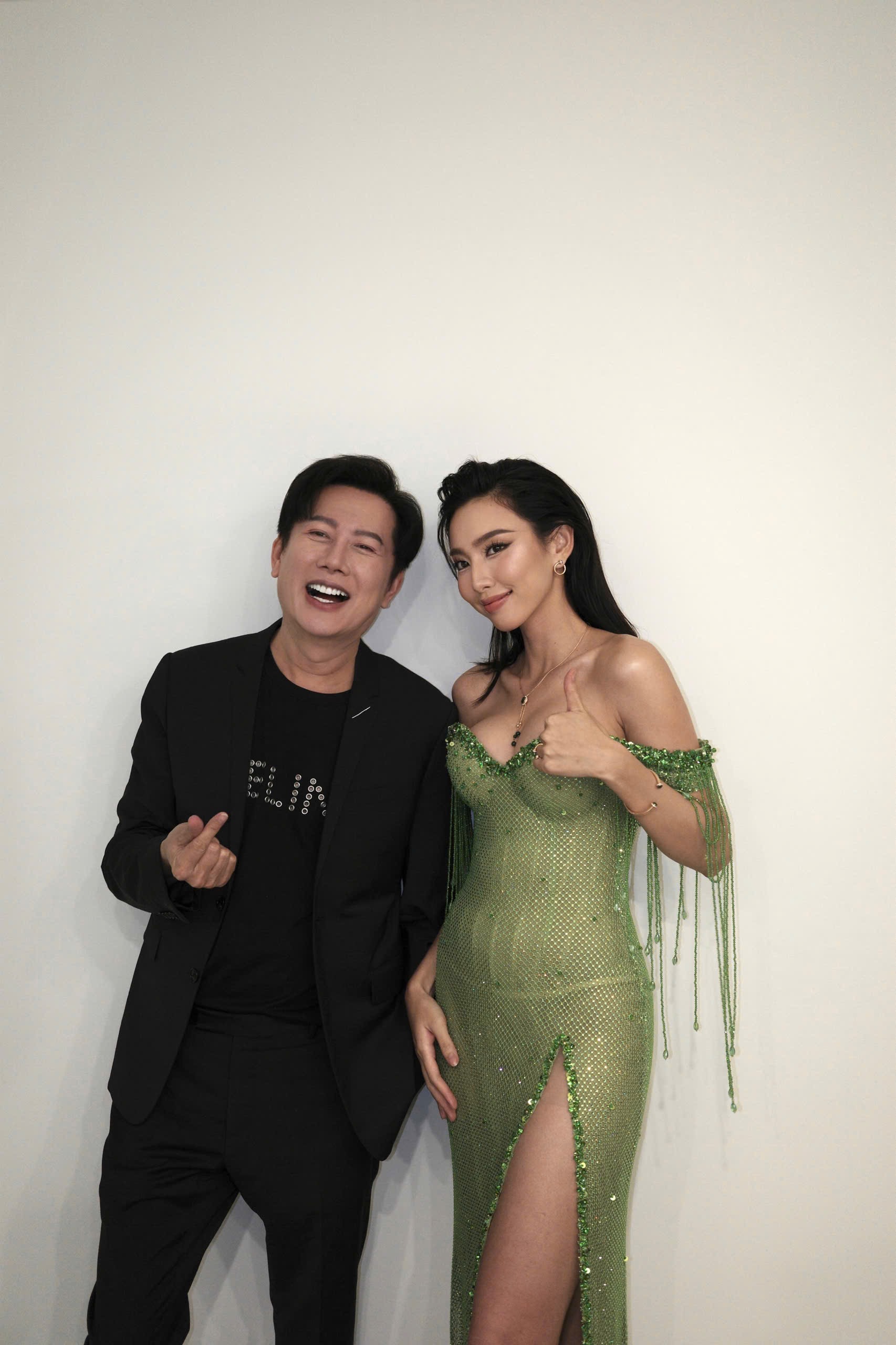 Cuộc gặp gỡ của nhan sắc: Th&ugrave;y Ti&ecirc;n, Luciana Fuster v&agrave; c&aacute;c n&agrave;ng hậu của Mr.Nawat- Ảnh 3.