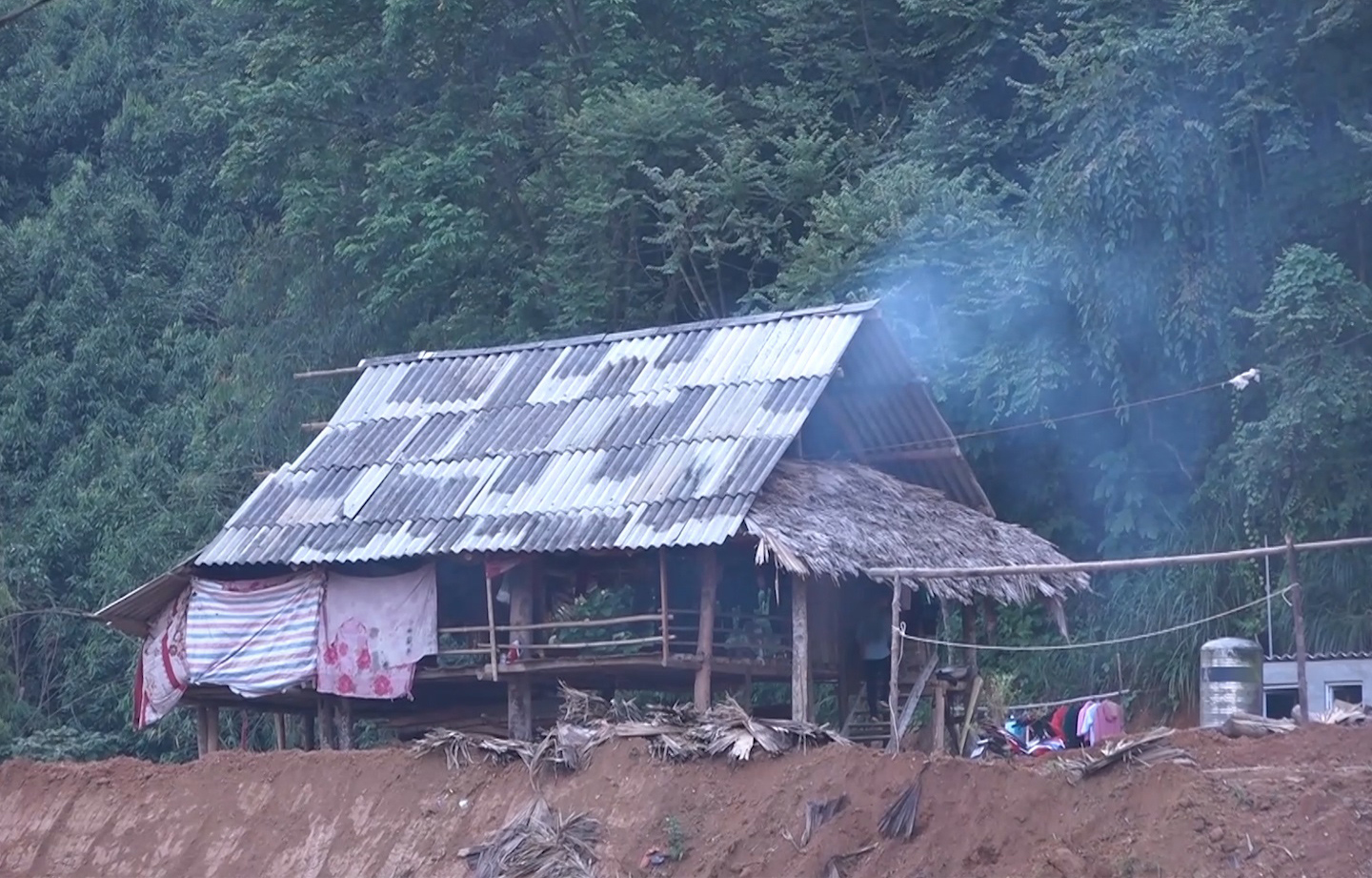 X&oacute;t cảnh nữ sinh ngh&egrave;o dang dở việc học, phải ngồi xe lăn do tai nạn giao th&ocirc;ng- Ảnh 3.