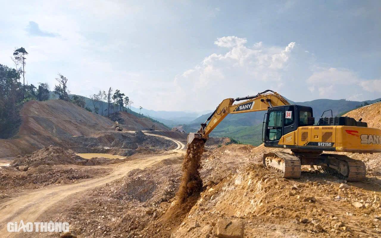 "Xẻ n&uacute;i, bạt đồi" thi c&ocirc;ng cao tốc Kh&aacute;nh H&ograve;a - Bu&ocirc;n Ma Thuột- Ảnh 7.