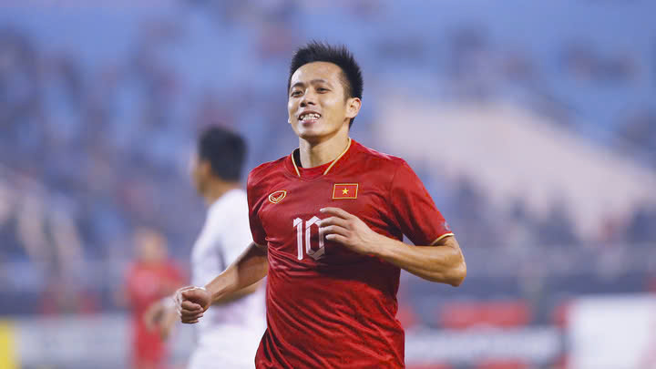 Ng&ocirc;i sao bị thầy Park bỏ qu&ecirc;n được HLV Kim Sang-sik gọi l&ecirc;n tuyển Việt Nam- Ảnh 1.