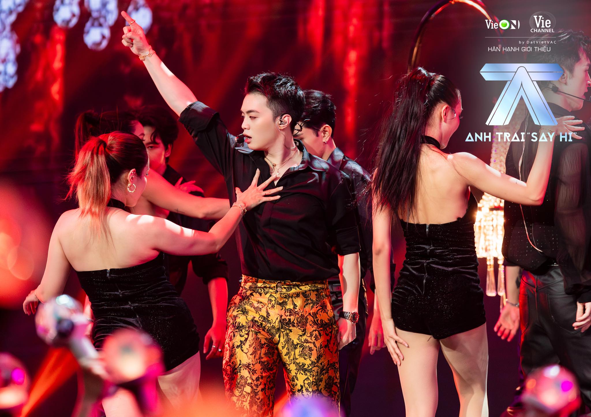 Chuyện "Negav nghỉ học" v&agrave; th&oacute;i quen vạ miệng của nghệ sĩ Việt- Ảnh 1.