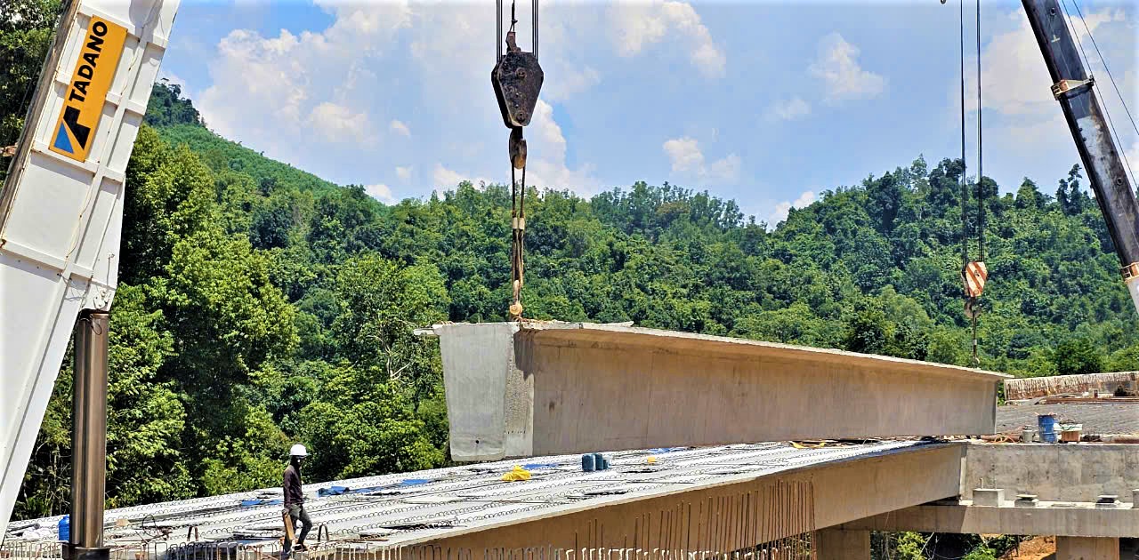 Hợp long cầu d&agrave;i nhất cao tốc V&acirc;n Phong - Nha Trang- Ảnh 8.