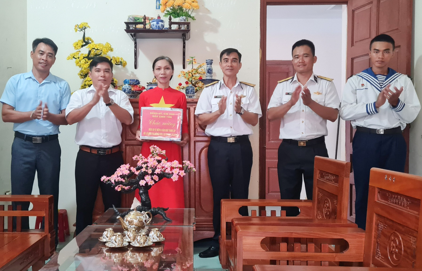 Ng&agrave;y Phụ nữ Việt Nam tr&ecirc;n quần đảo Trường Sa- Ảnh 3.