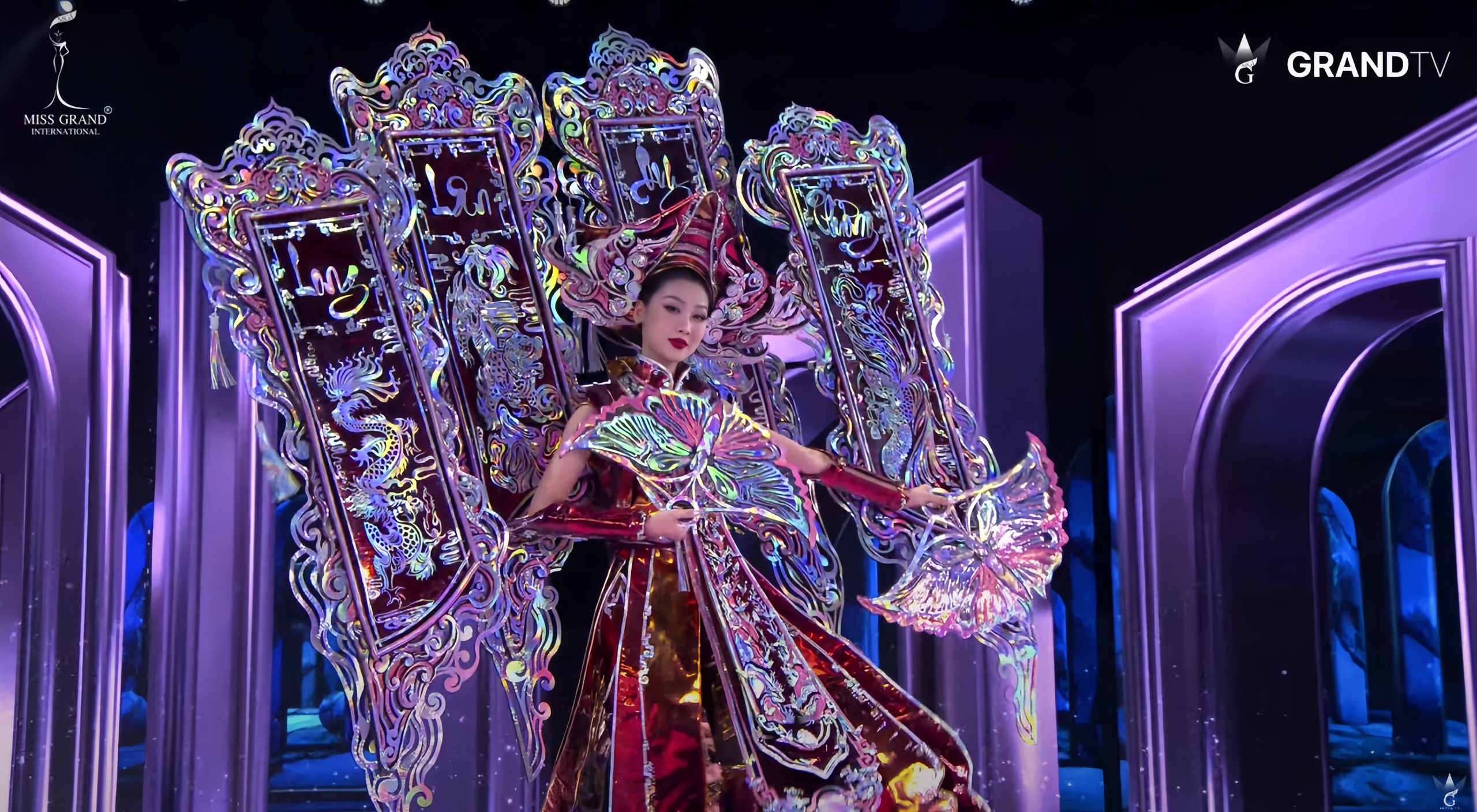 Hoa hậu Quế Anh tr&igrave;nh diễn trang phục d&acirc;n tộc tại Miss Grand International, v&agrave;o top 20- Ảnh 8.