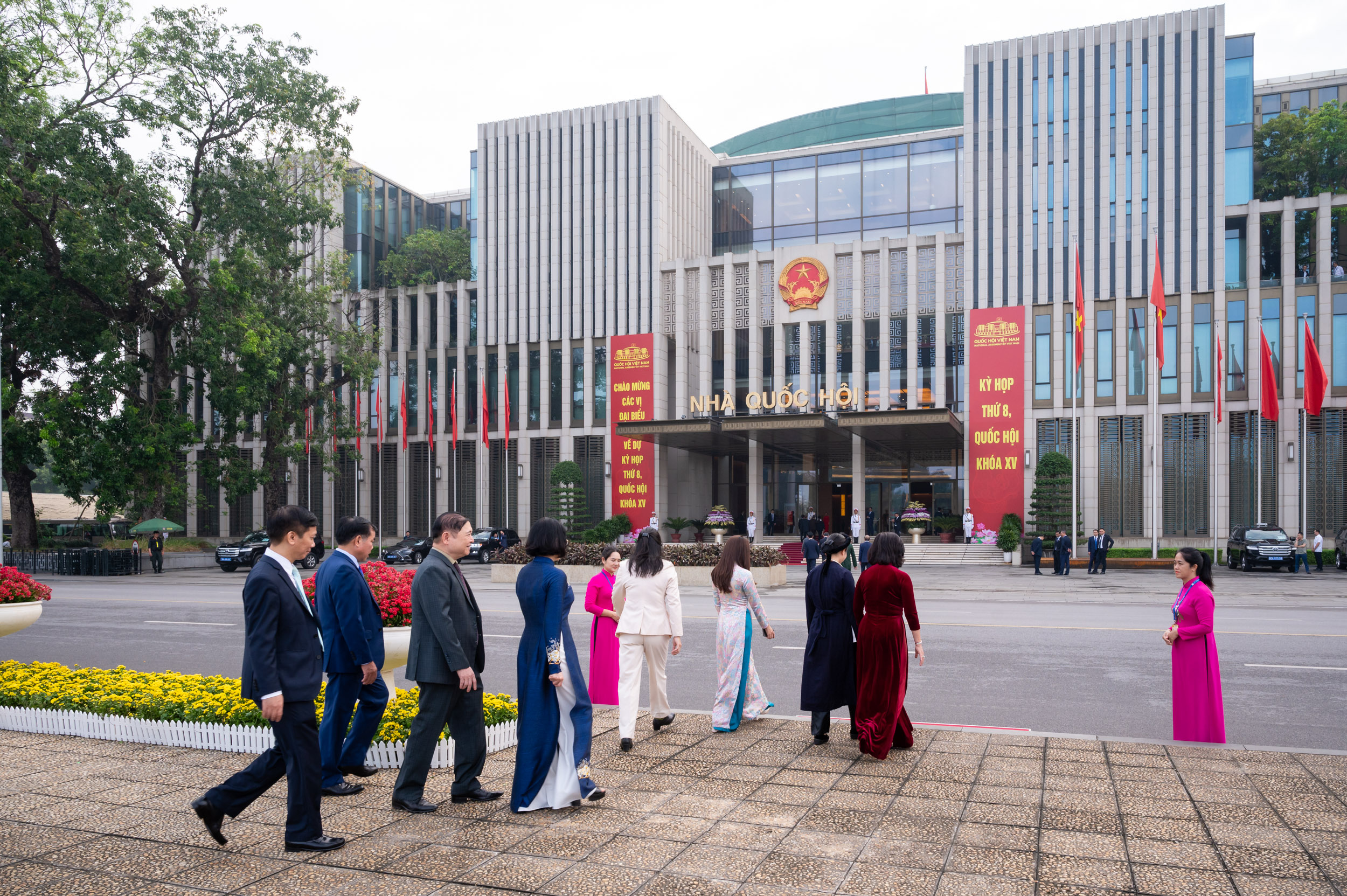L&atilde;nh đạo Đảng, Nh&agrave; nước, c&aacute;c đại biểu Quốc hội v&agrave;o Lăng viếng Chủ tịch Hồ Ch&iacute; Minh- Ảnh 7.