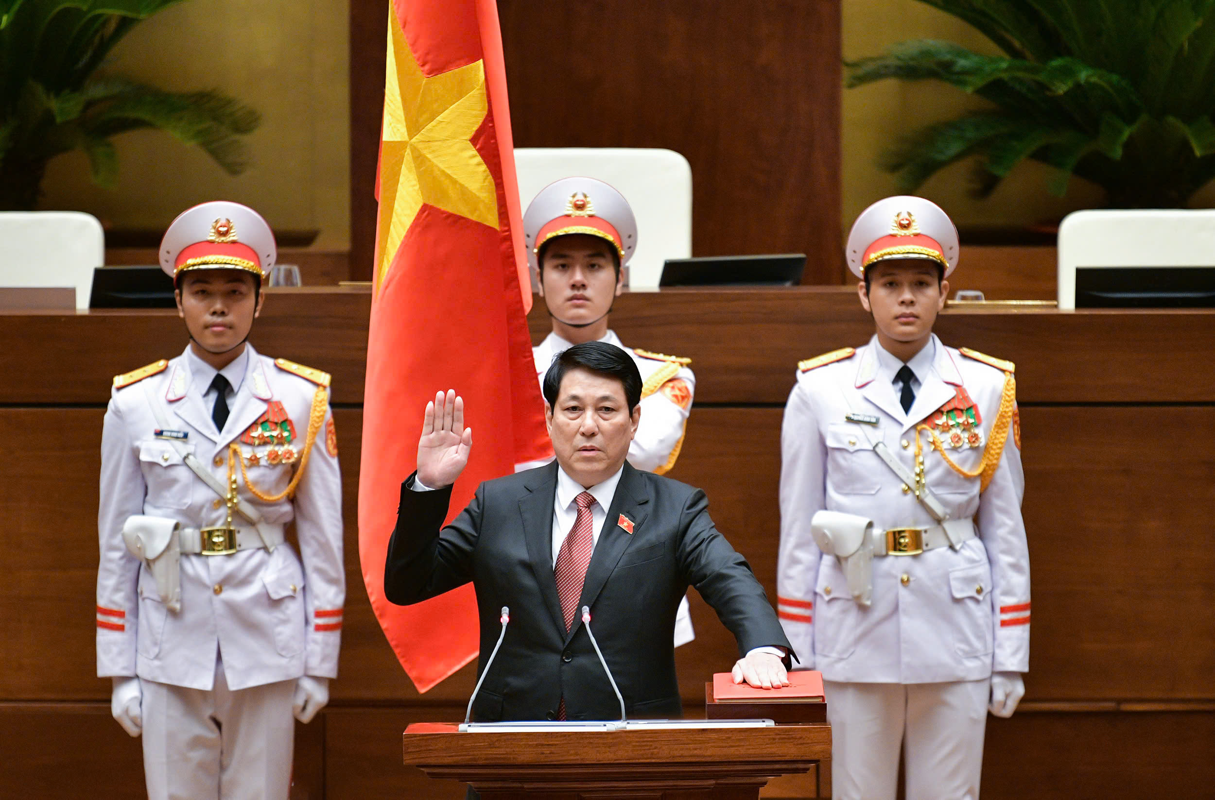 To&agrave;n cảnh lễ tuy&ecirc;n thệ nhậm chức của Chủ tịch nước Lương Cường- Ảnh 6.