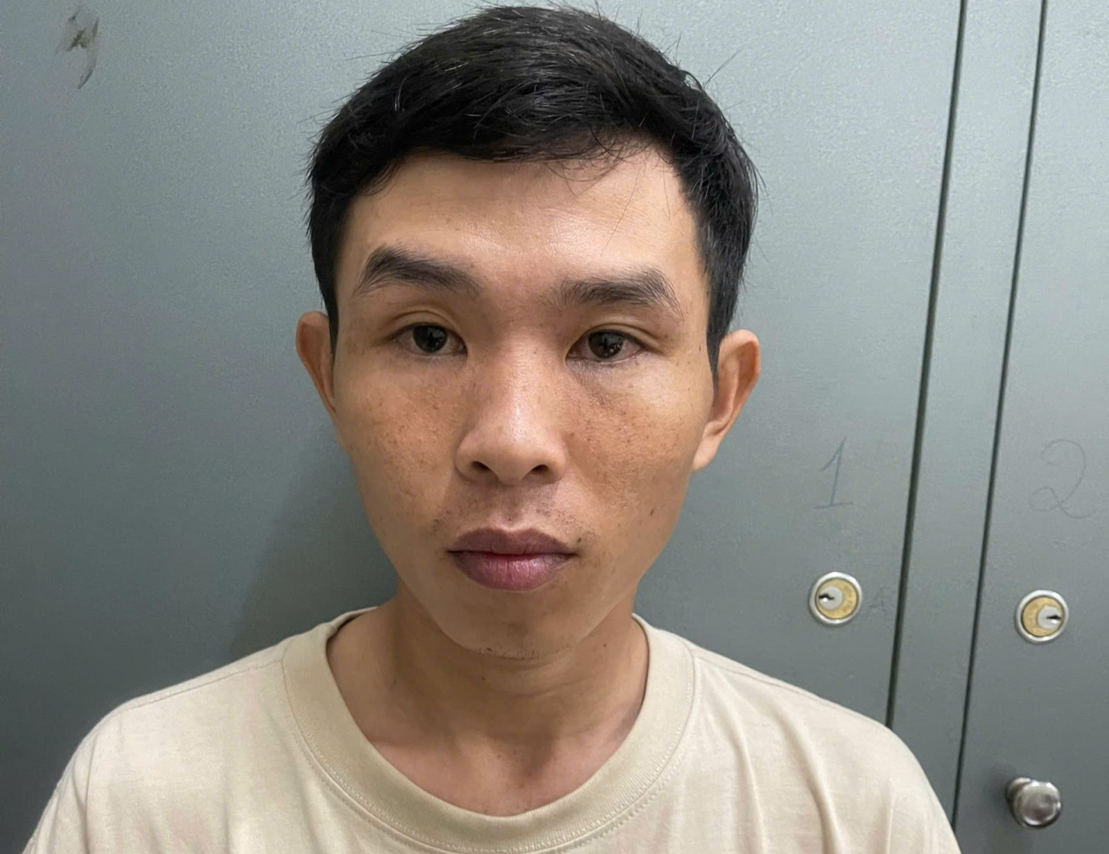 Lừa b&aacute;n th&ugrave;ng container tr&ecirc;n mạng, chiếm đoạt h&agrave;ng trăm triệu đồng- Ảnh 1.