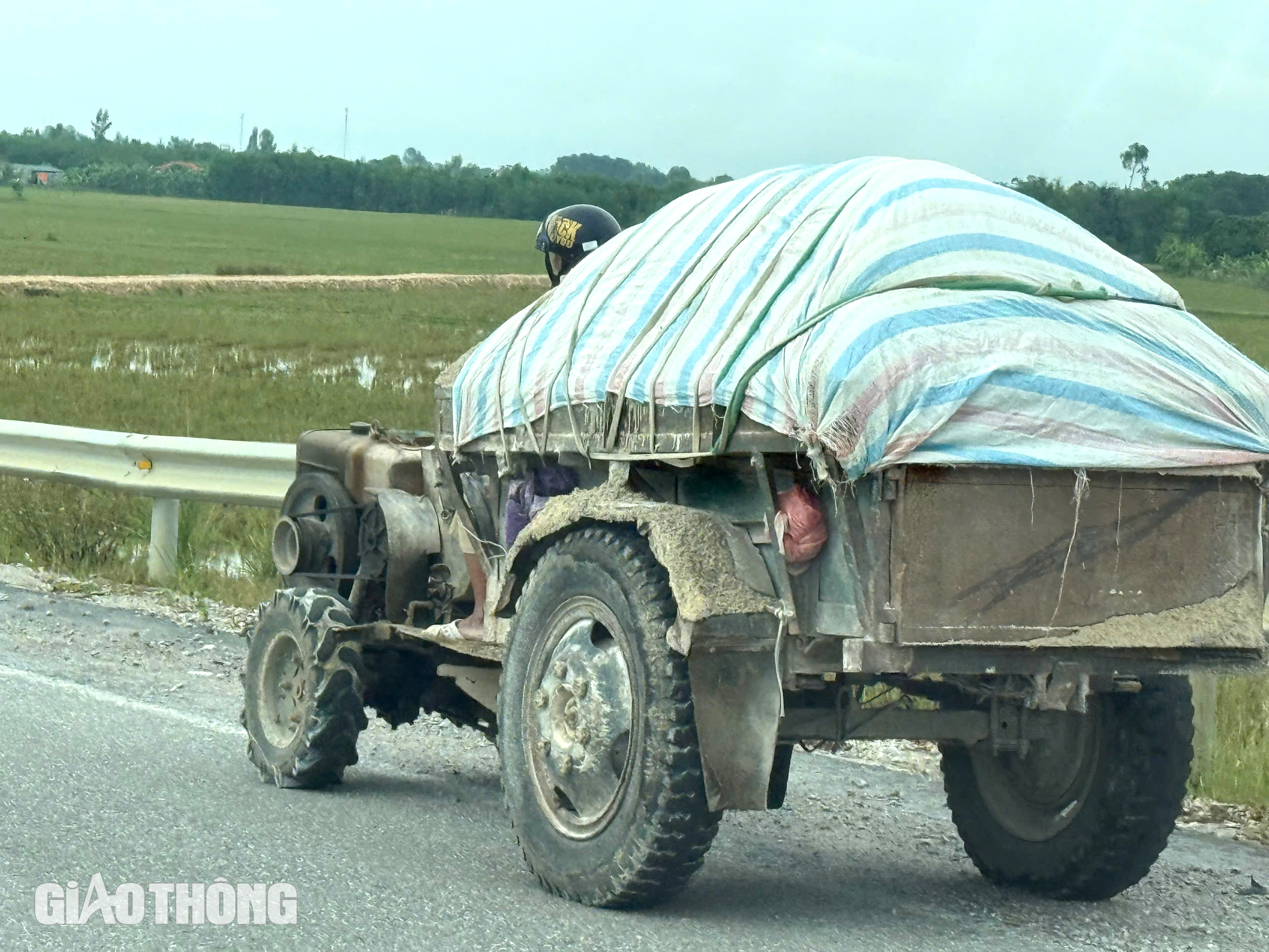 Thanh H&oacute;a xử l&yacute; h&agrave;ng loạt xe tự chế, xe l&ocirc;i k&eacute;o tr&ecirc;n đường- Ảnh 1.
