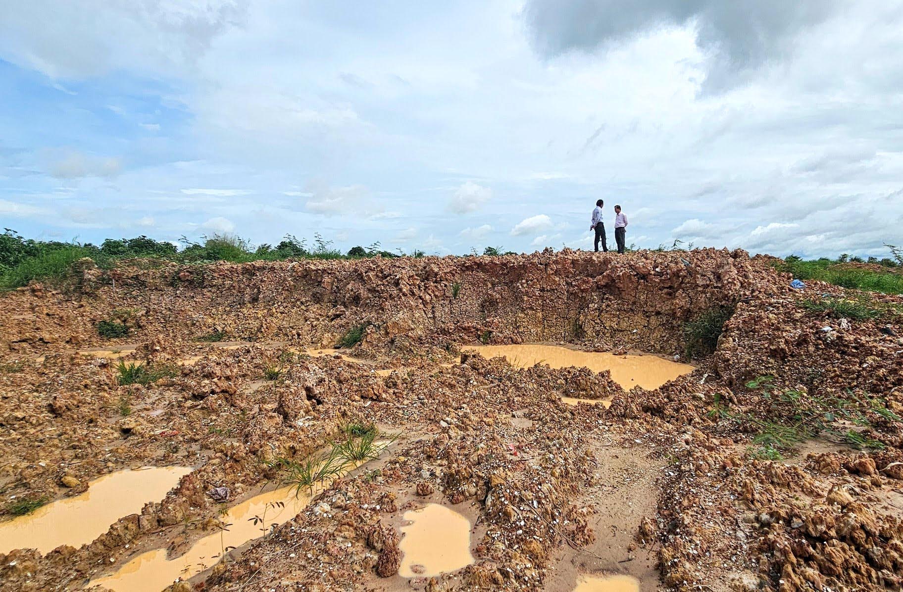 Long An: Gần 1,5 triệu m3 đất nạo v&eacute;t k&ecirc;nh c&oacute; được sử dụng l&agrave;m đường?- Ảnh 1.