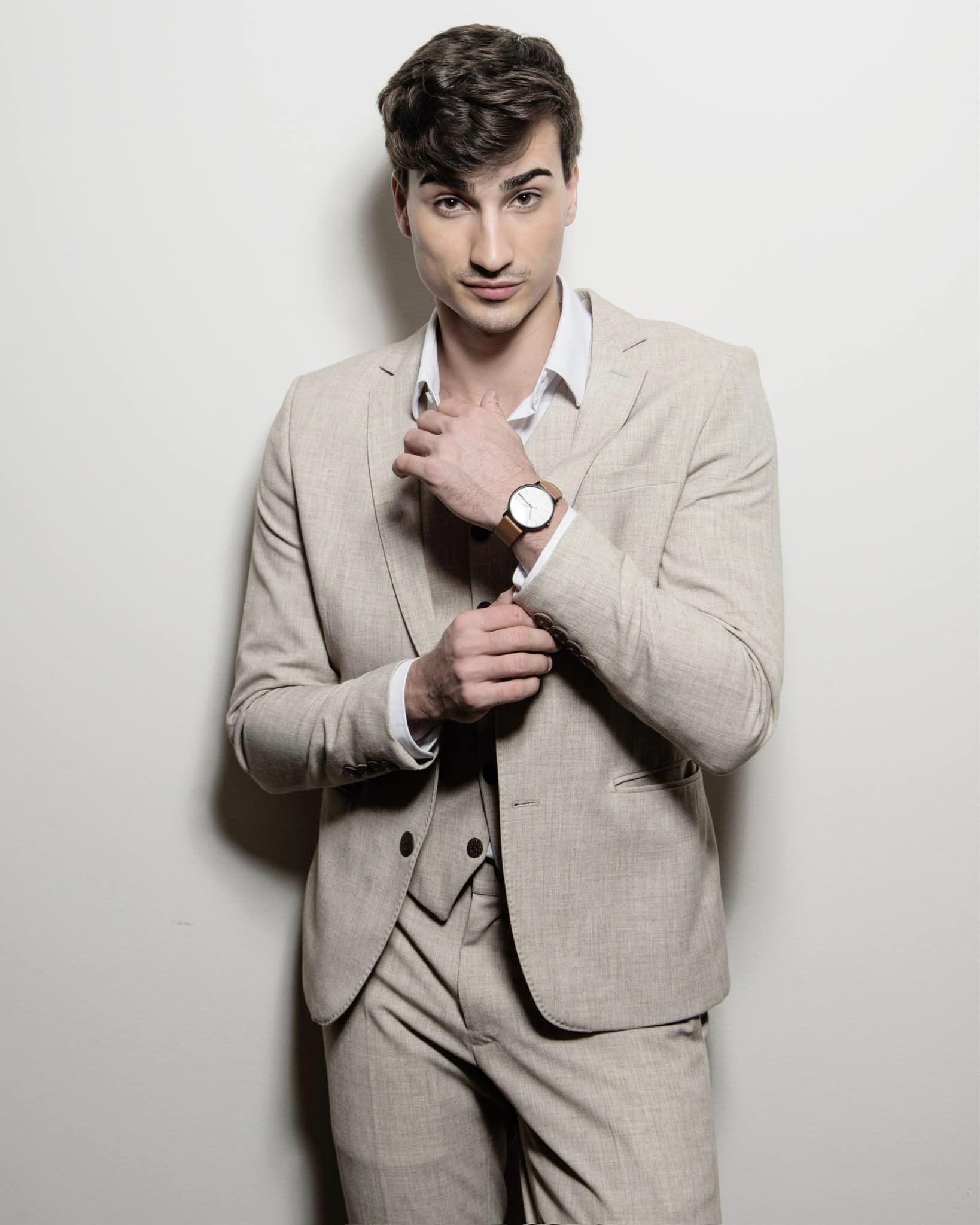 Dàn Mr World 2024 sắp đổ bộ Việt Nam: Từ cận vệ vua, ca sĩ, nhà tâm lý đến tài chính- Ảnh 20. Dàn Mr World 2024 sắp đổ bộ Việt Nam: Từ cận vệ vua, ca sĩ, nhà tâm lý đến tài chính- Ảnh 20.