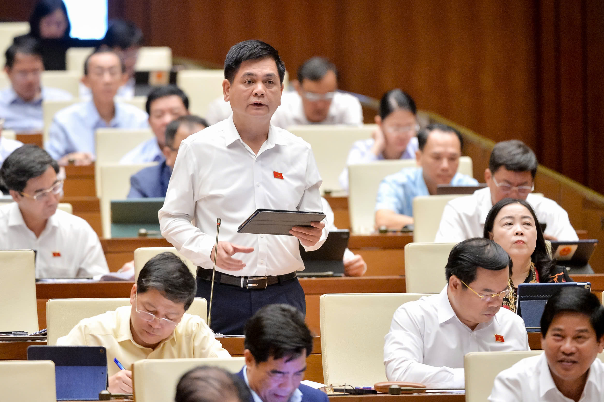 Đại biểu Quốc hội lo nguy cơ độc quyền thuốc tr&ecirc;n thị trường- Ảnh 2.