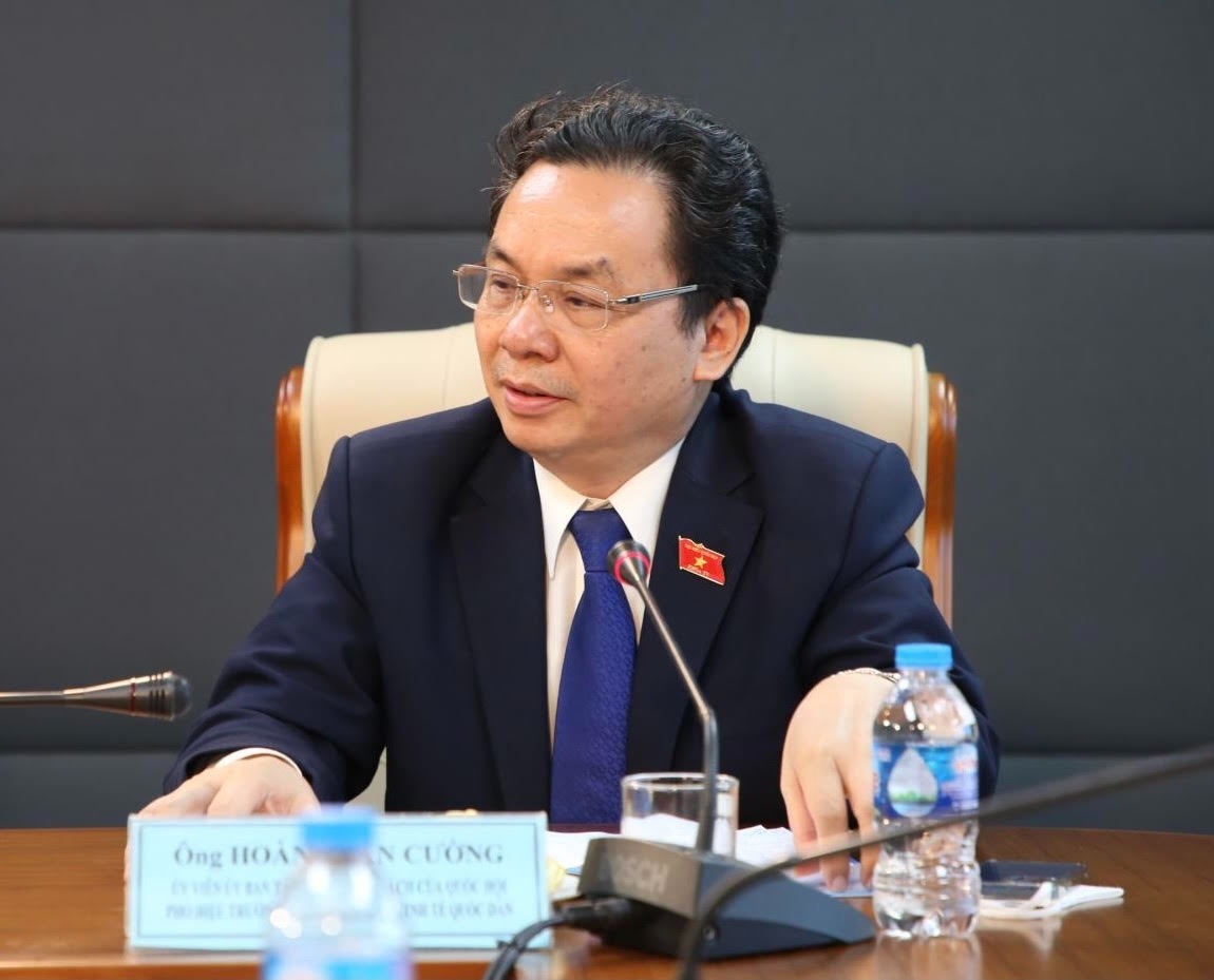 Đại biểu Quốc hội: Đ&atilde; đủ điều kiện để thị trường h&oacute;a xăng dầu, DN được tự do mua b&aacute;n- Ảnh 1.