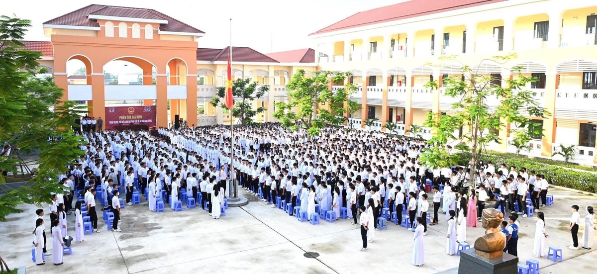 Th&iacute; điểm m&ocirc; h&igrave;nh kh&ocirc;ng giao xe cho học sinh chưa đủ tuổi- Ảnh 1.