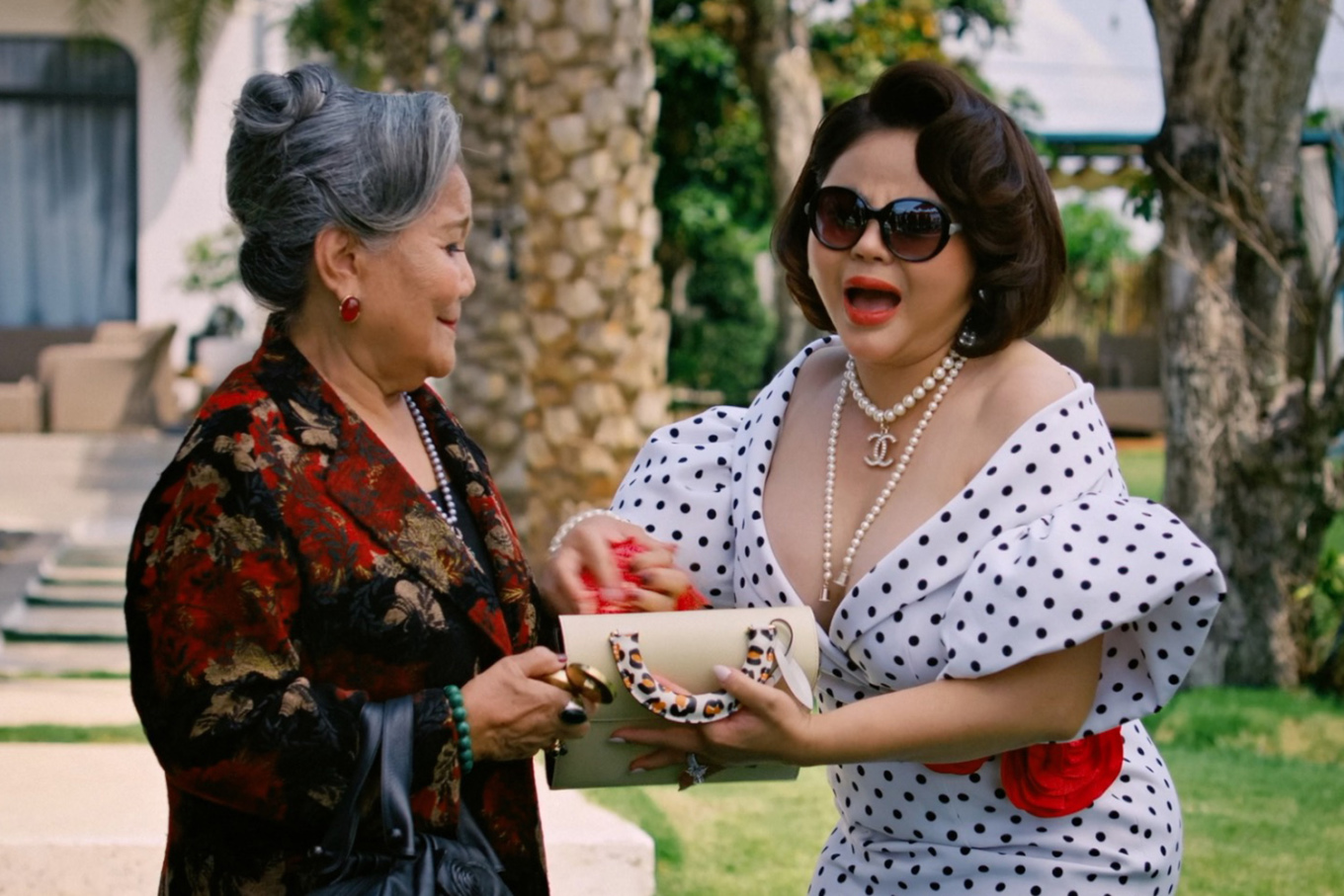 "C&ocirc; d&acirc;u h&agrave;o m&ocirc;n" bị TikToker quay l&eacute;n: Đạo diễn, nh&agrave; sản xuất n&oacute;i g&igrave;?- Ảnh 5.