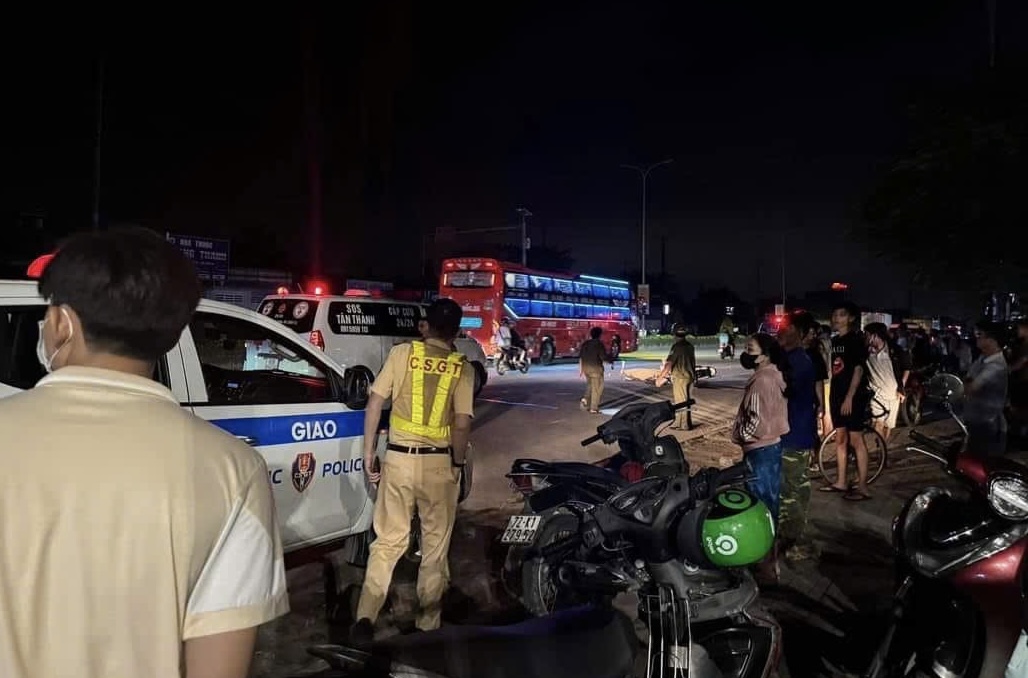 Va chạm giữa xe ben v&agrave; xe m&aacute;y, thanh ni&ecirc;n 33 tuổi tử vong- Ảnh 1.