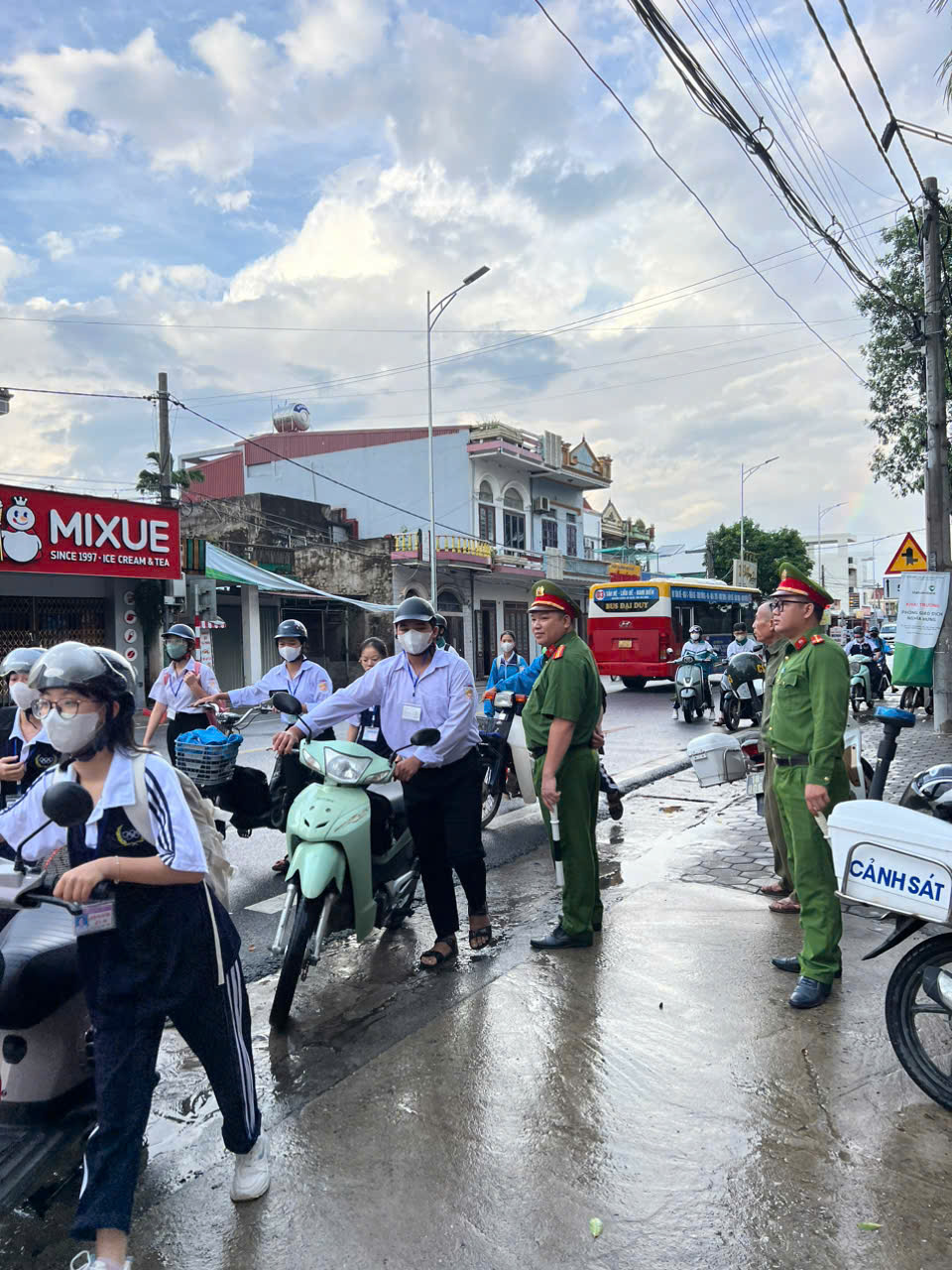 Gia tăng TNGT li&ecirc;n quan học sinh, Nam Định ngăn chặn h&agrave;nh vi giao xe t&ugrave;y tiện- Ảnh 3.