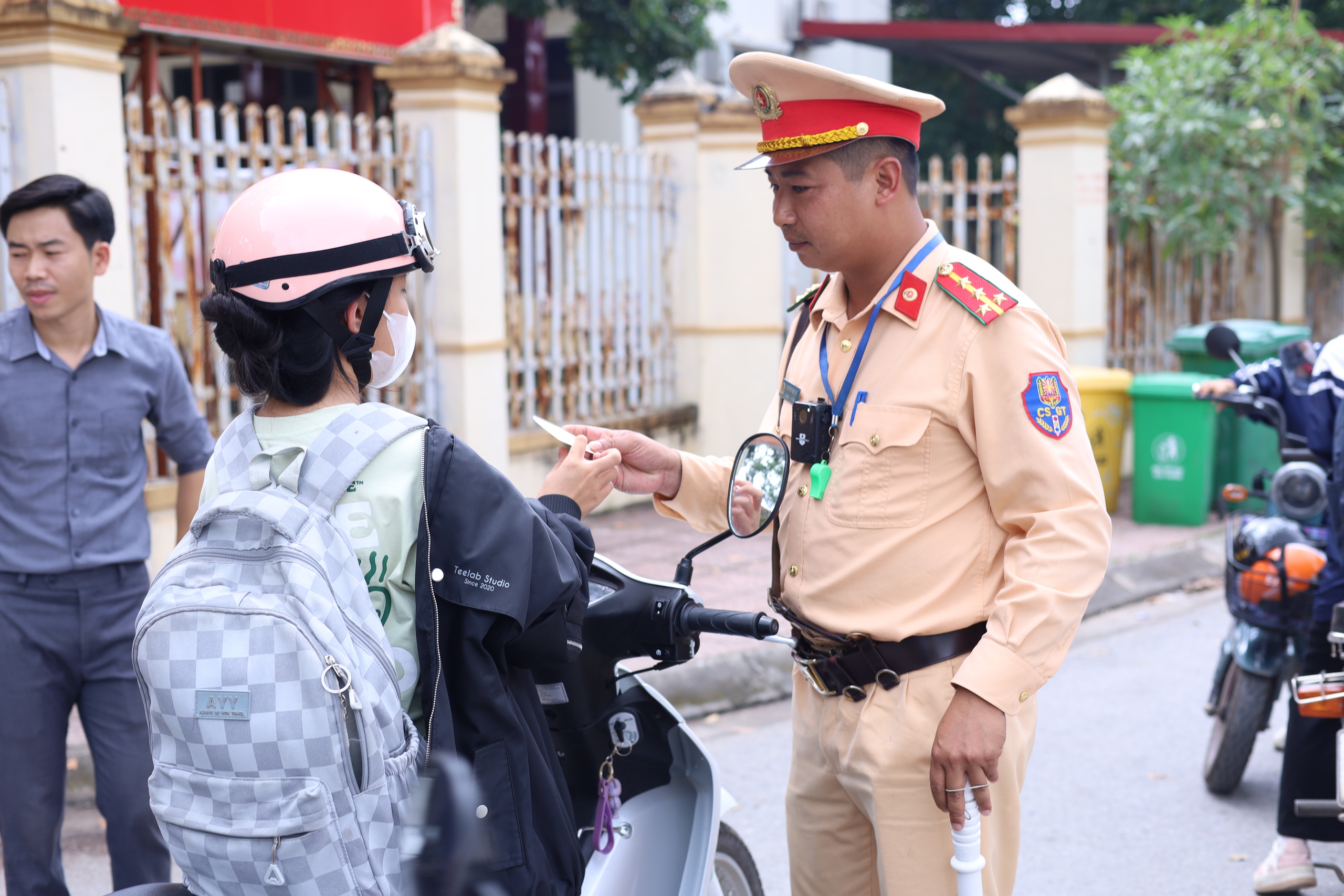 Vĩnh Ph&uacute;c: 100% điểm trường k&yacute; cam kết bảo đảm trật tự ATGT- Ảnh 3.