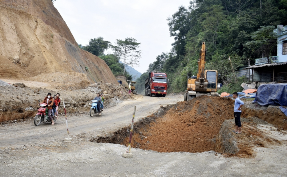 Tổng r&agrave; so&aacute;t, xử l&yacute; điểm đen tai nạn giao th&ocirc;ng tr&ecirc;n quốc lộ- Ảnh 1.