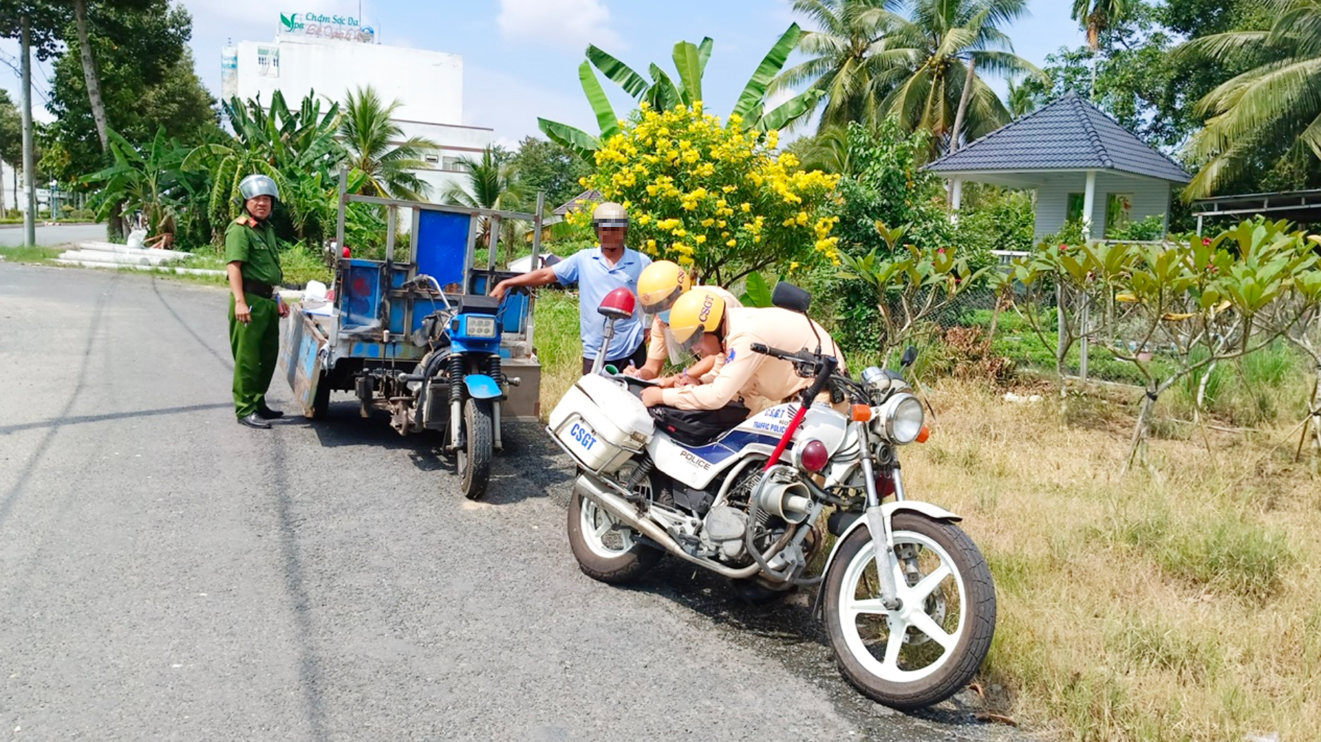 Đồng Th&aacute;p: Tăng cường xử l&yacute; xe ba g&aacute;c, xe tự chế vi phạm an to&agrave;n giao th&ocirc;ng- Ảnh 4.