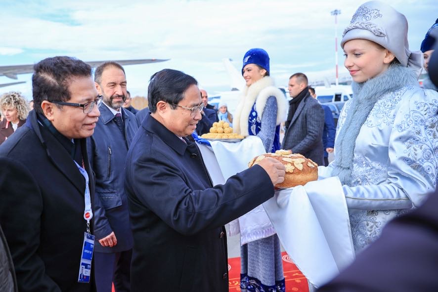 Thủ tướng tới Nga, bắt đầu chuyến c&ocirc;ng t&aacute;c tham dự Hội nghị BRICS mở rộng- Ảnh 3.