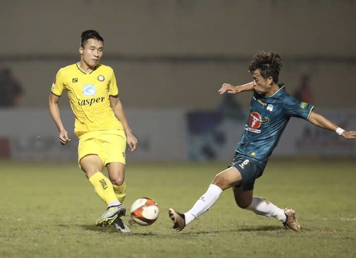HAGL sẽ "cướp&rdquo; ng&ocirc;i đầu V-League của Thanh H&oacute;a nhờ c&aacute;i duy&ecirc;n kỳ lạ?- Ảnh 1.