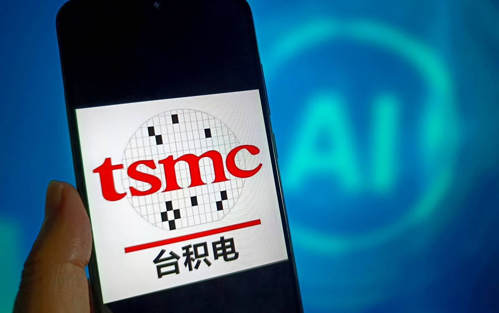 G&atilde; khổng lồ b&aacute;n dẫn TSMC cắt đứt quan hệ bạn h&agrave;ng v&igrave; tuồn chip cho Huawei- Ảnh 1.