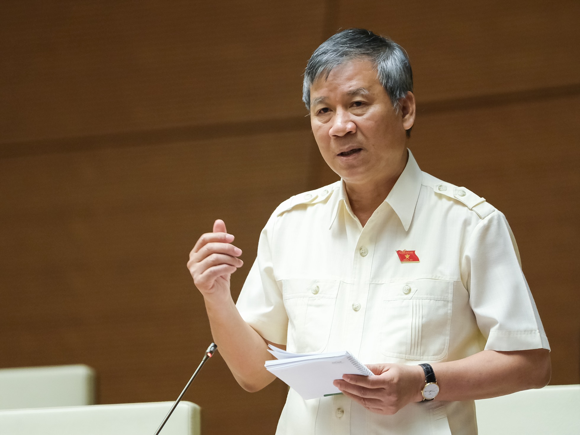 Kh&ocirc;ng n&ecirc;n coi bảo hiểm y tế l&agrave; "barie chống qu&aacute; tải" bệnh viện tuyến tr&ecirc;n- Ảnh 1.