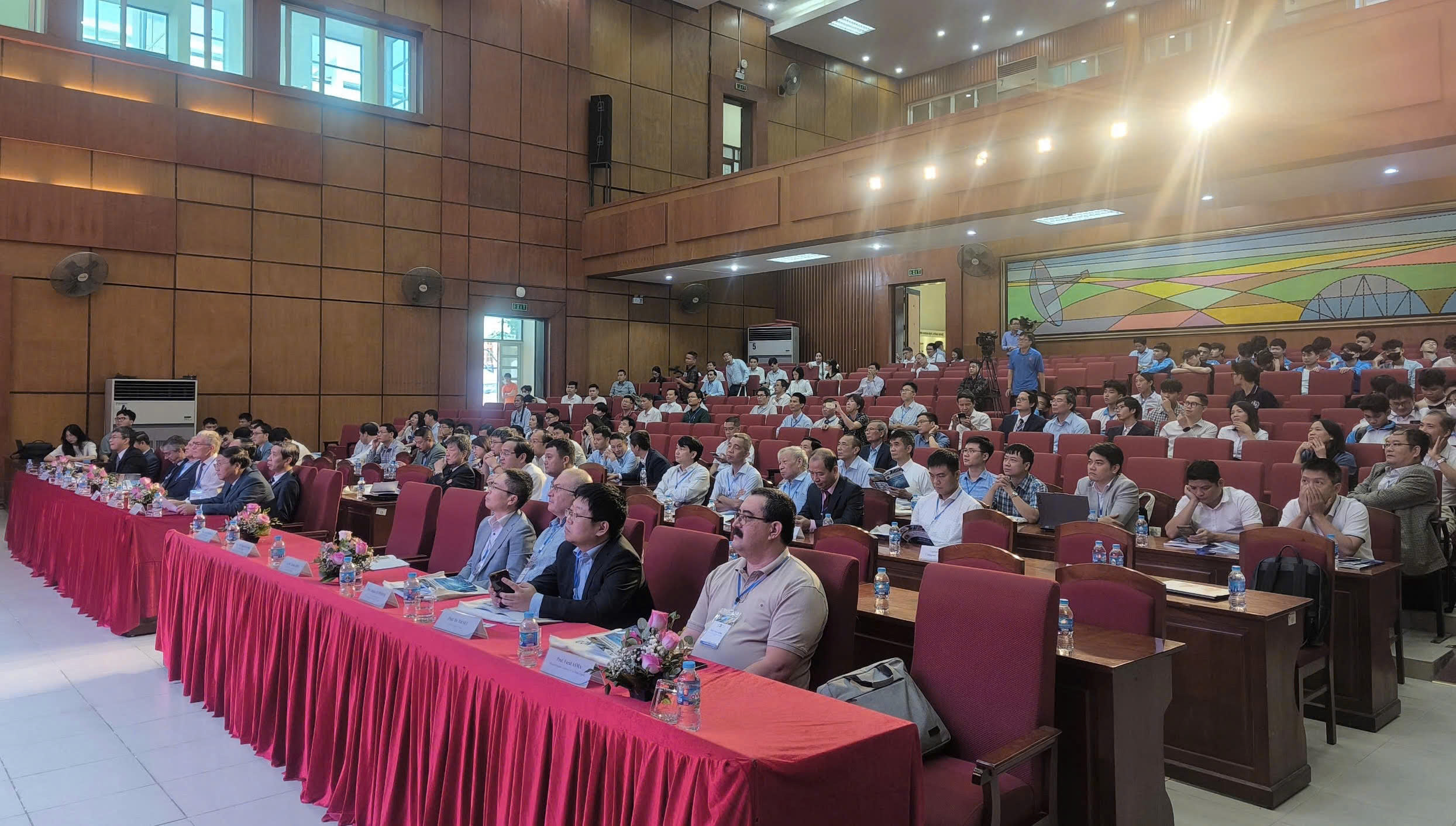 Đại học GTVT ph&aacute;t triển bền vững trong kỹ thuật c&ocirc;ng tr&igrave;nh- Ảnh 1.