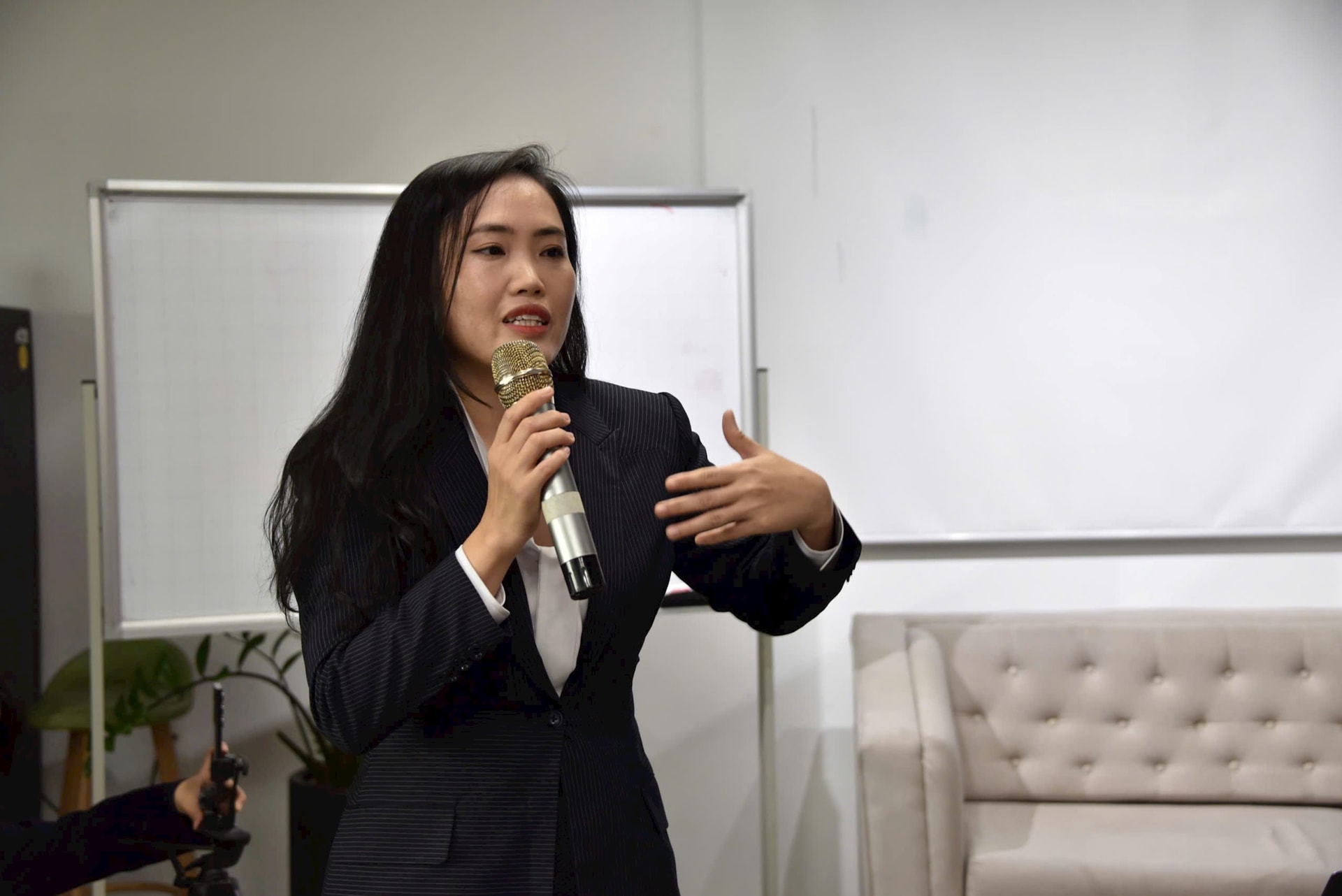 Luật sư ph&acirc;n t&iacute;ch vụ va chạm giữa xe n&acirc;ng v&agrave; xe m&aacute;y g&acirc;y chết người- Ảnh 2.