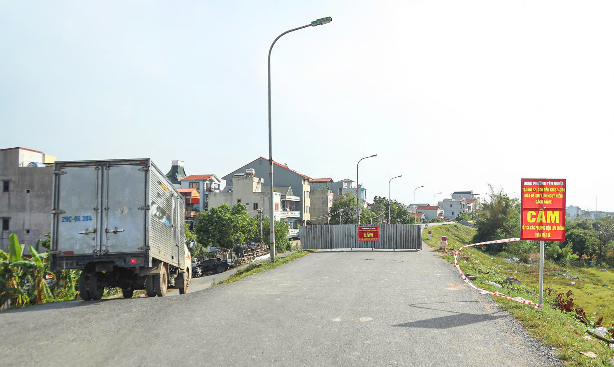 Tận thấy sụt l&uacute;n nghi&ecirc;m trọng tr&ecirc;n đ&ecirc; Y&ecirc;n Nghĩa- Ảnh 11.