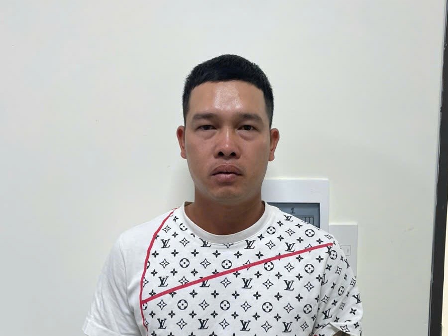 Thêm một tài xế bị khởi tố vì lạng lách, chèn ép xe trên đường- Ảnh 1. Thêm một tài xế bị khởi tố vì lạng lách, chèn ép xe trên đường- Ảnh 1.