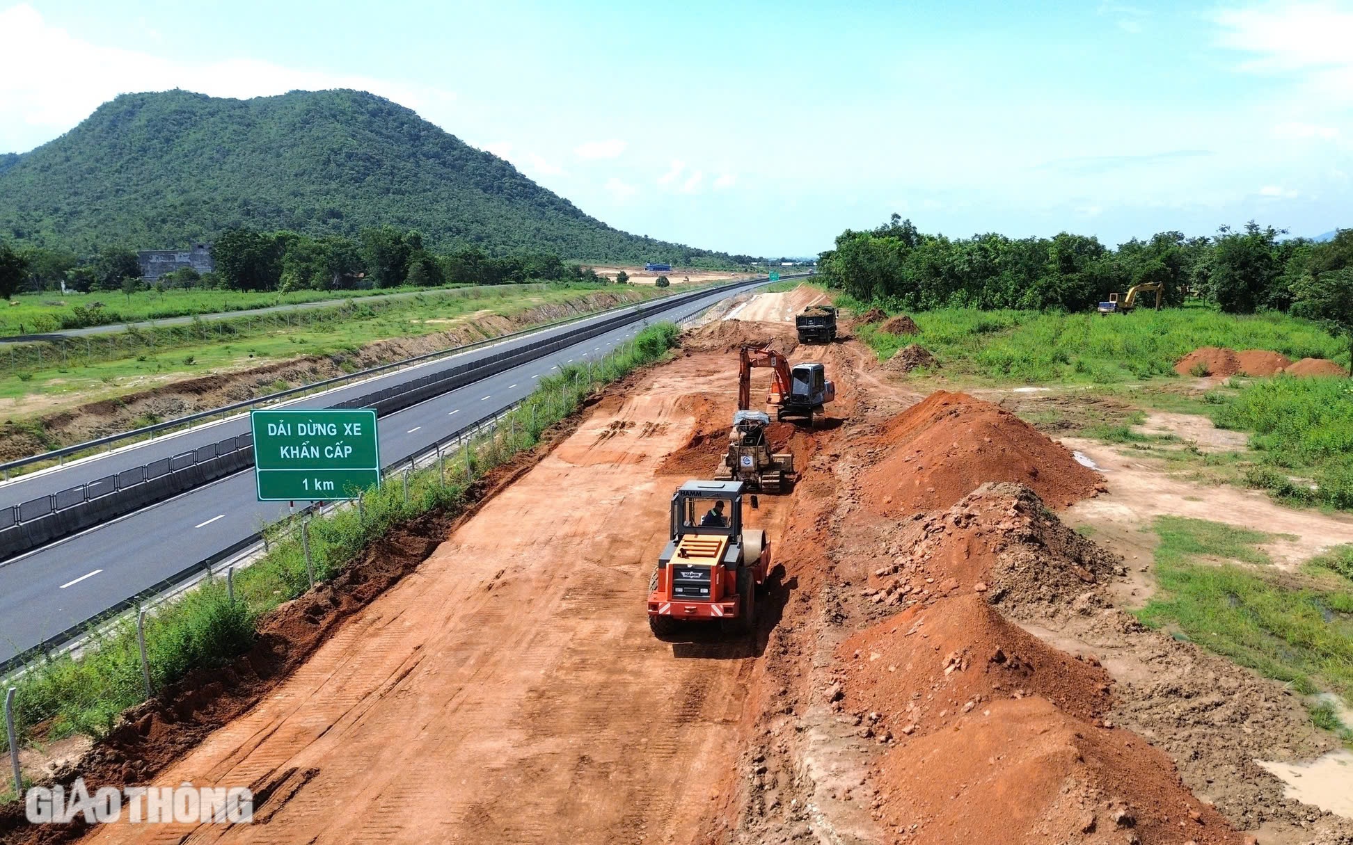 Ho&agrave;n th&agrave;nh 50km đường gom bổ sung tr&ecirc;n 3 tuyến cao tốc trong năm 2025