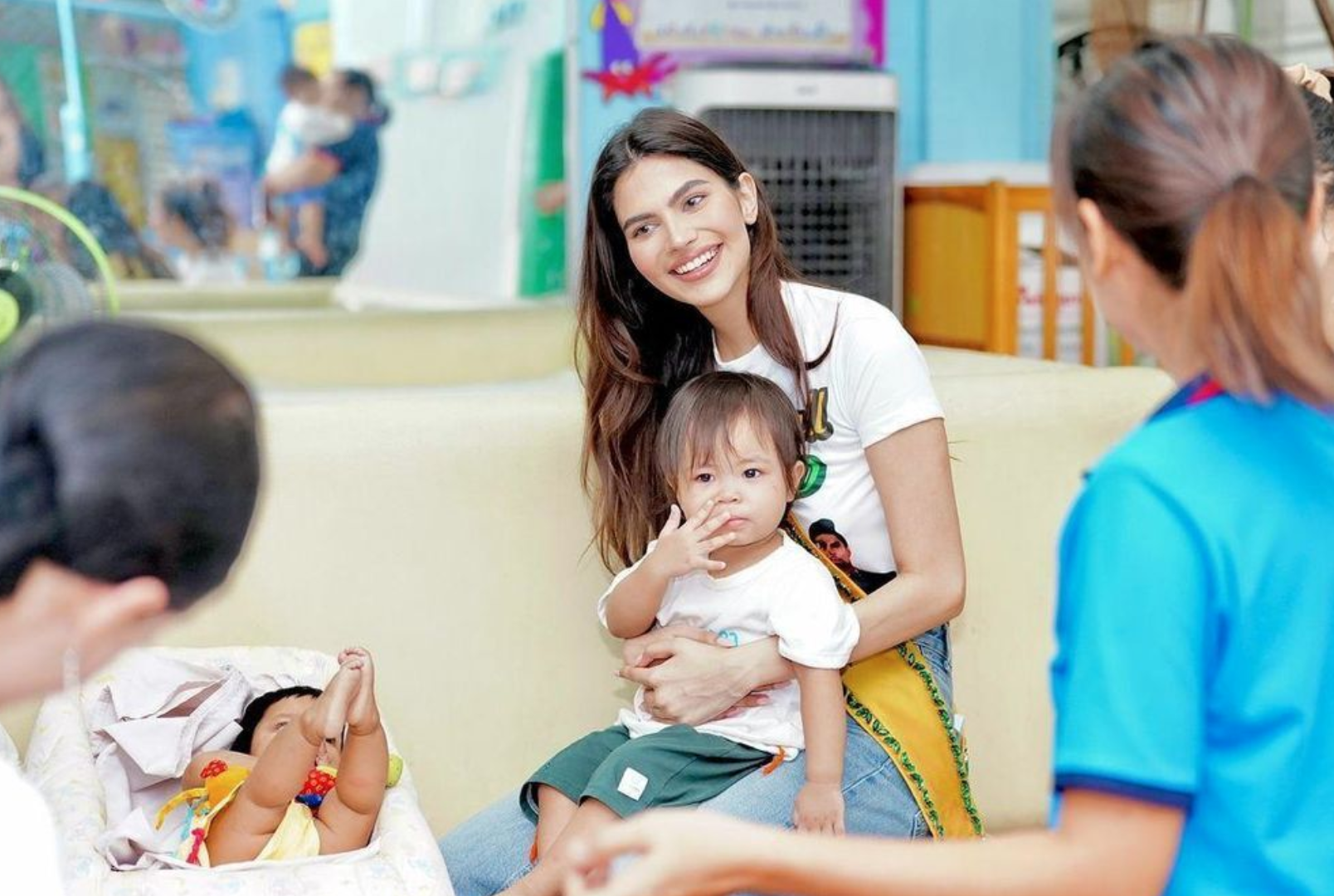 Miss Grand International 2024 t&agrave;i sắc vẹn to&agrave;n, mới 20 tuổi đ&atilde; l&agrave; CEO- Ảnh 5.