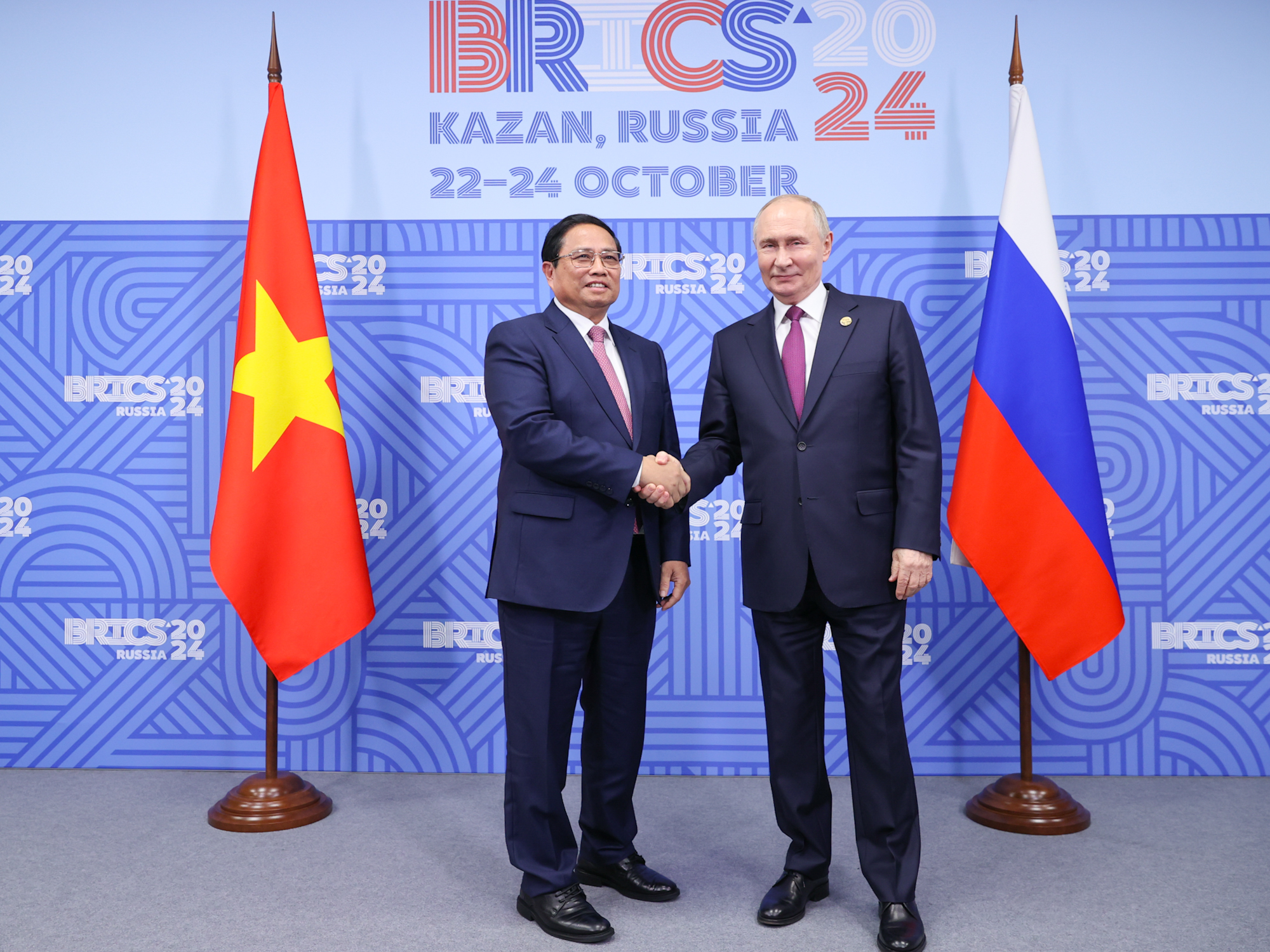 Thủ tướng Phạm Minh Ch&iacute;nh hội đ&agrave;m với Tổng thống Nga Vladimir Putin- Ảnh 1.