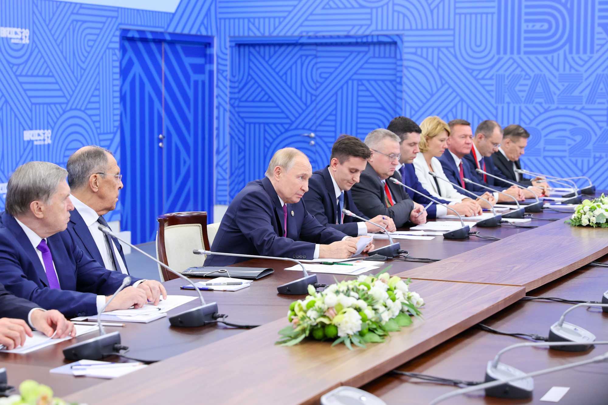Thủ tướng Phạm Minh Ch&iacute;nh hội đ&agrave;m với Tổng thống Nga Vladimir Putin- Ảnh 2.