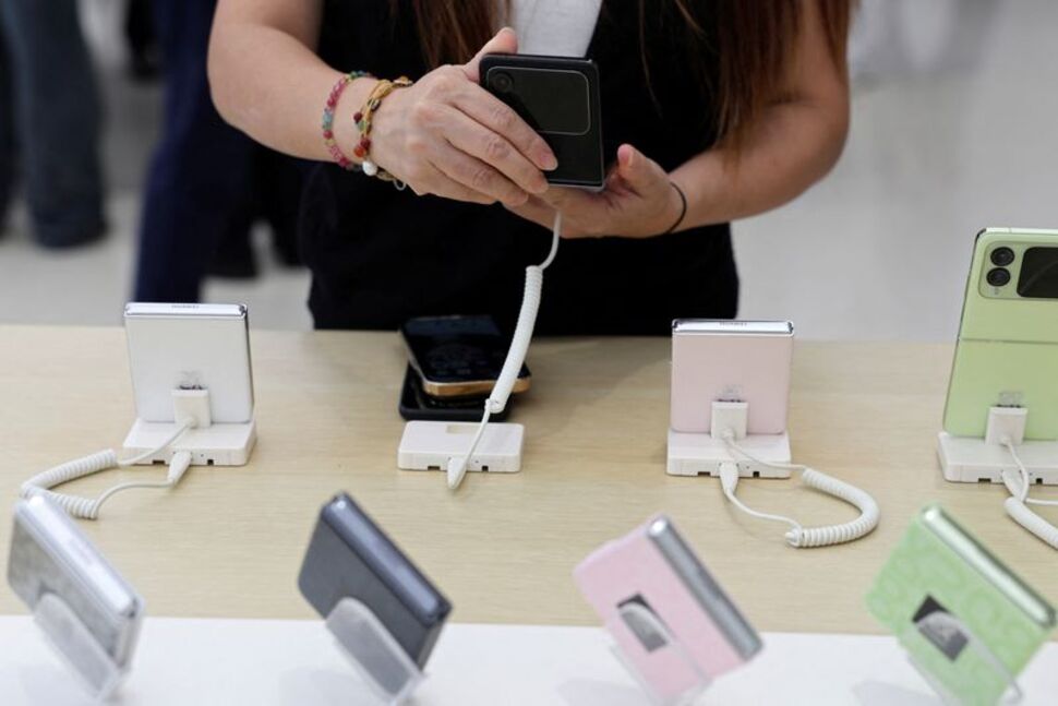 Doanh số b&aacute;n iPhone tại Trung Quốc giảm v&igrave; sự trỗi dậy của Huawei?- Ảnh 1.