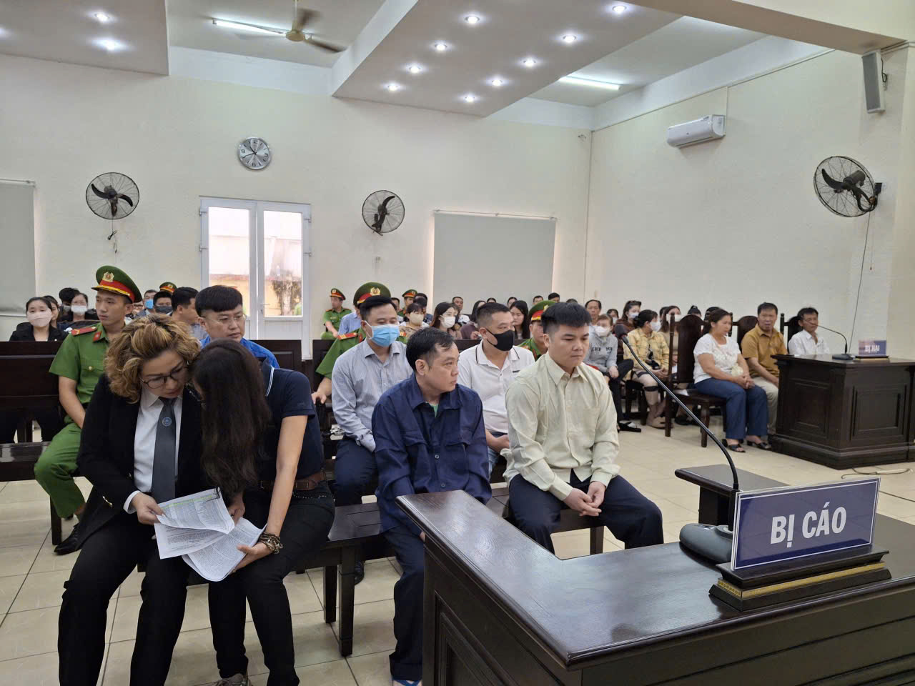 Vụ ch&aacute;y karaoke An Ph&uacute; l&agrave;m 32 người chết: Cựu đội ph&oacute; ph&ograve;ng ch&aacute;y bị đề nghị 7-8 năm t&ugrave;- Ảnh 3.